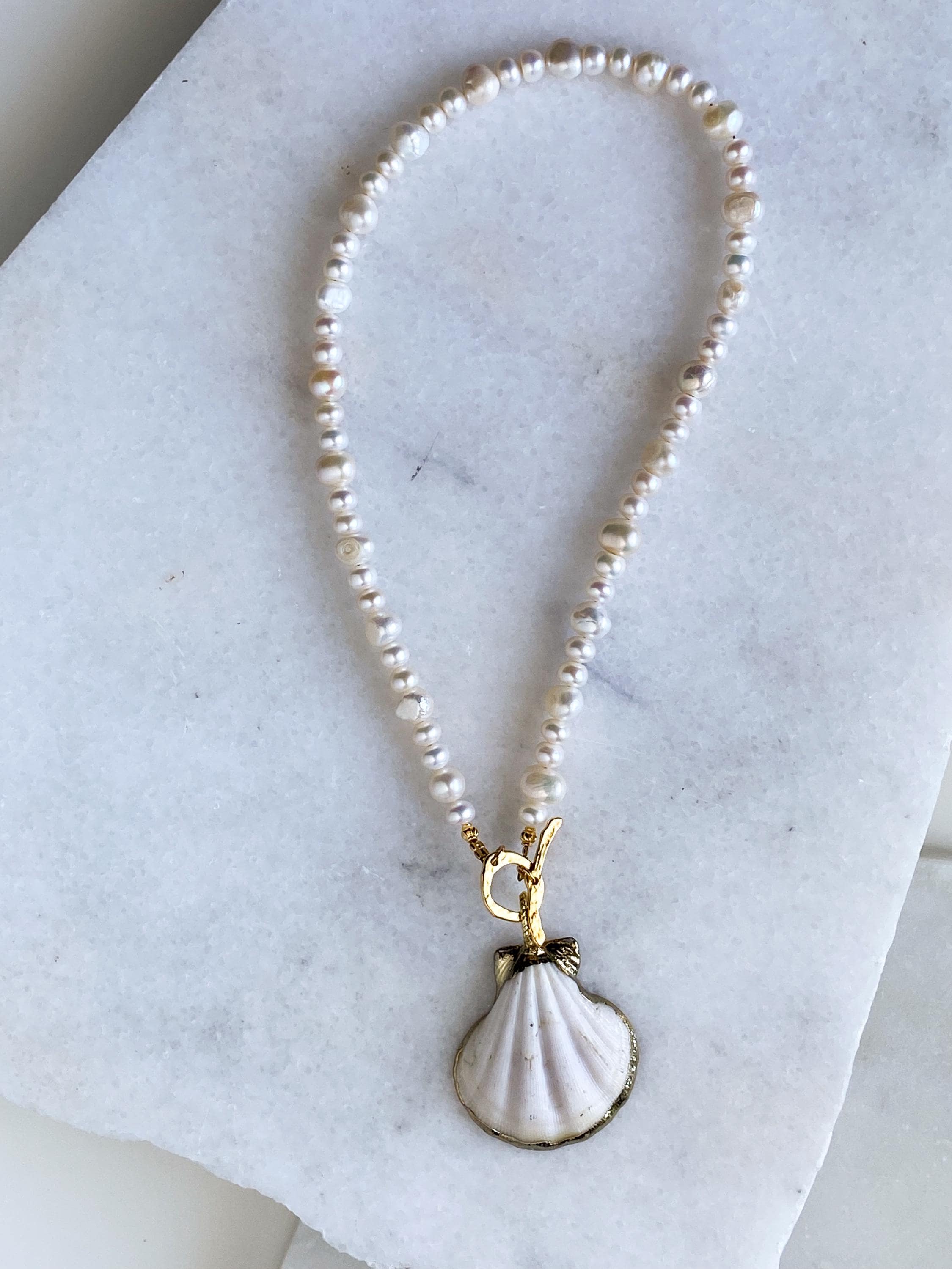 Bridal pearls and shell Necklace, Natural clam sea shell pendant Necklace, Siren core necklace, Wedding pearl Summer mermaid necklace, AEGIR