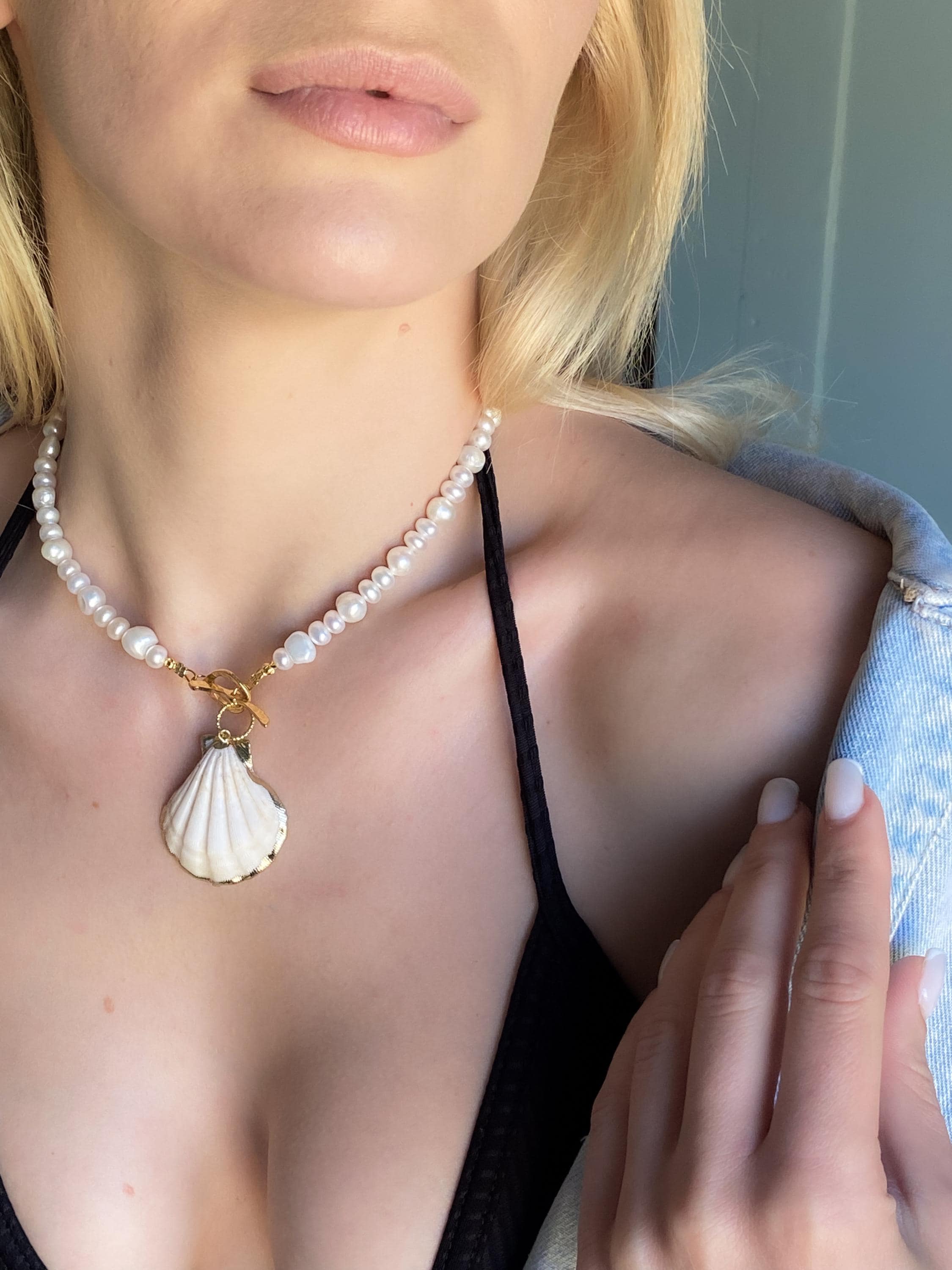 Bridal pearls and shell Necklace, Natural clam sea shell pendant Necklace, Siren core necklace, Wedding pearl Summer mermaid necklace, AEGIR