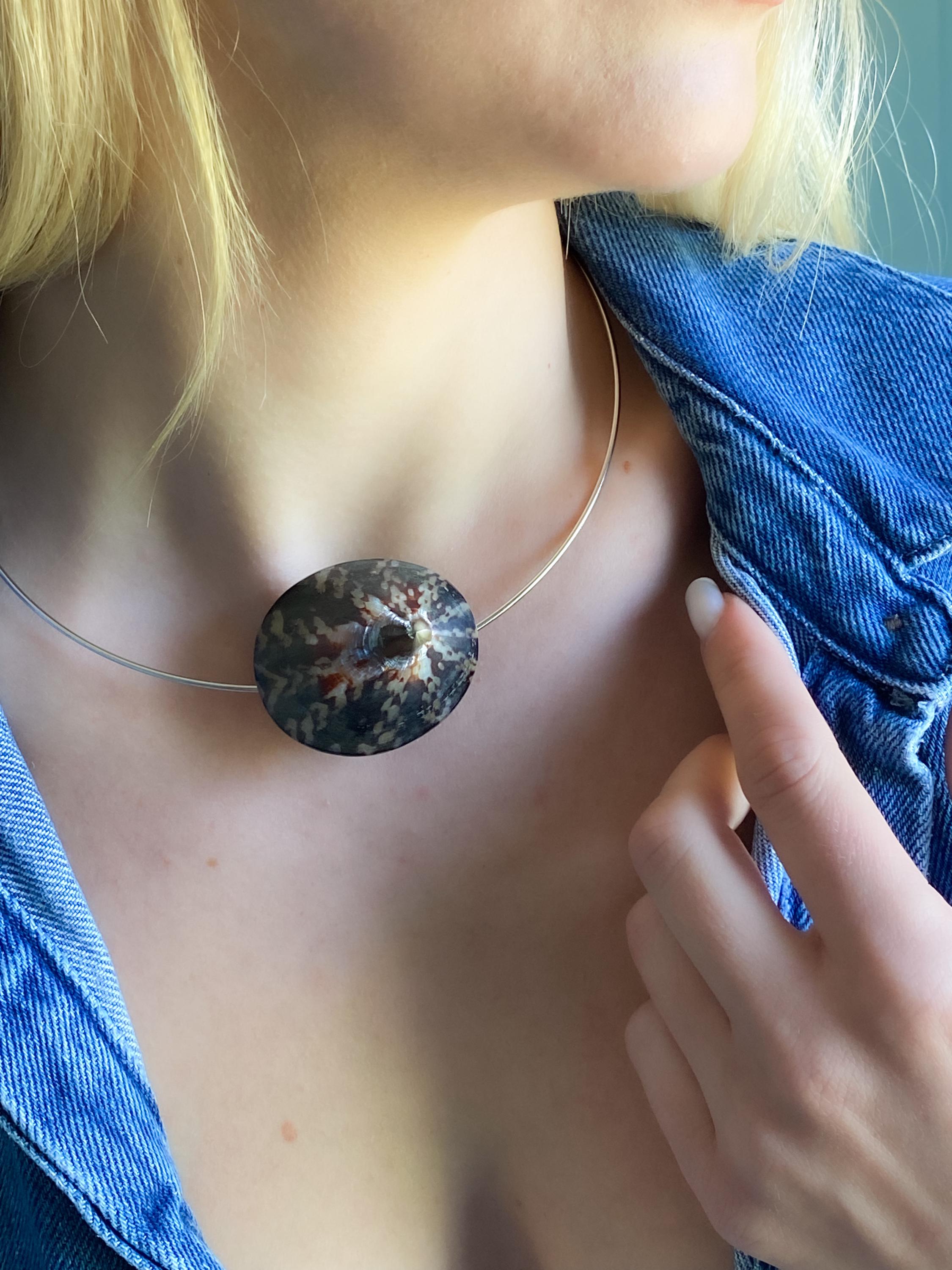 Chunky Natural shell Collar Necklace, Big Sea Shell Pendant Necklace, Siren core, Summer beach jewelry, Birthday Gift for her, HURLEY