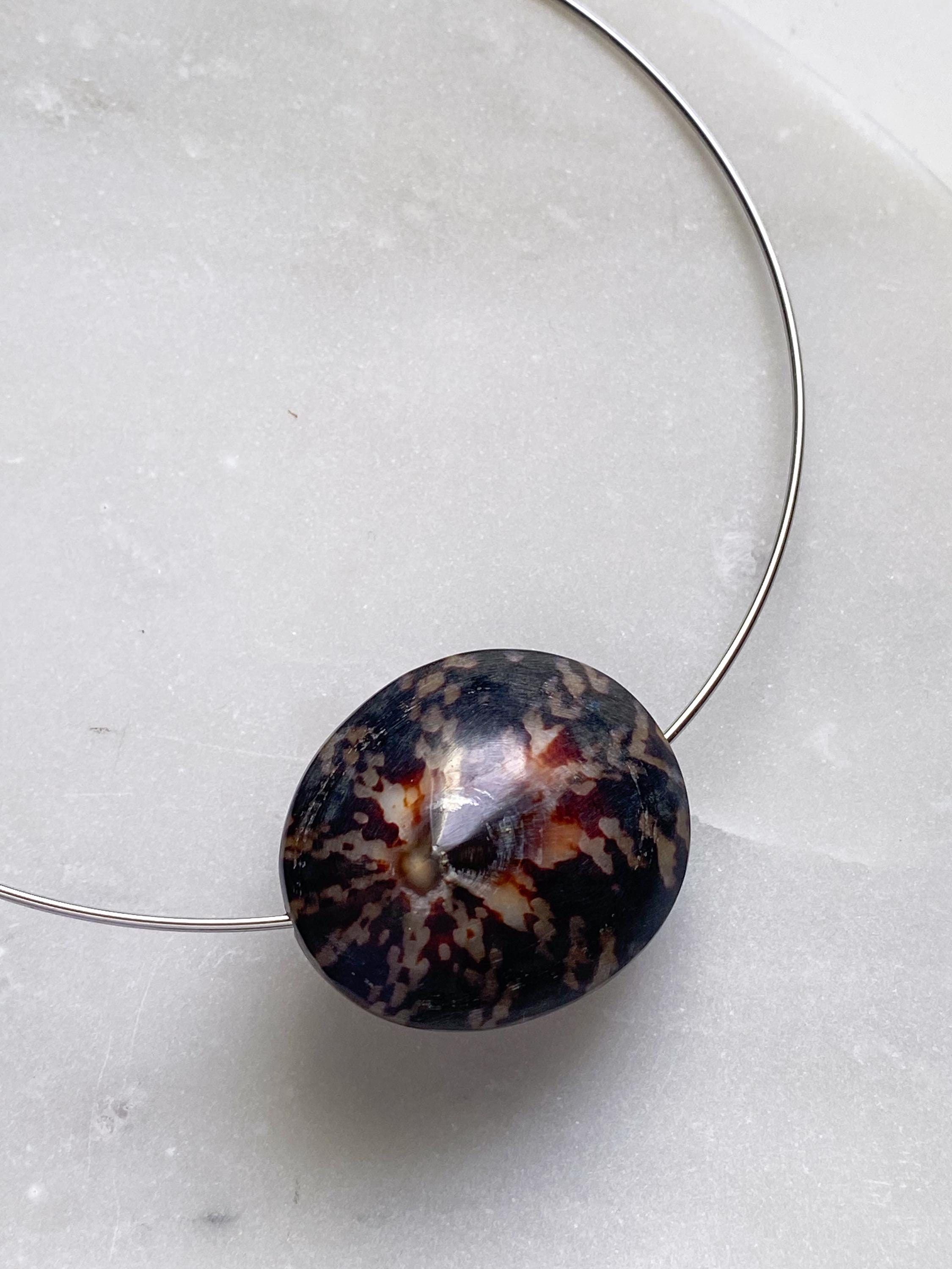 Chunky Natural shell Collar Necklace, Big Sea Shell Pendant Necklace, Siren core, Summer beach jewelry, Birthday Gift for her, HURLEY