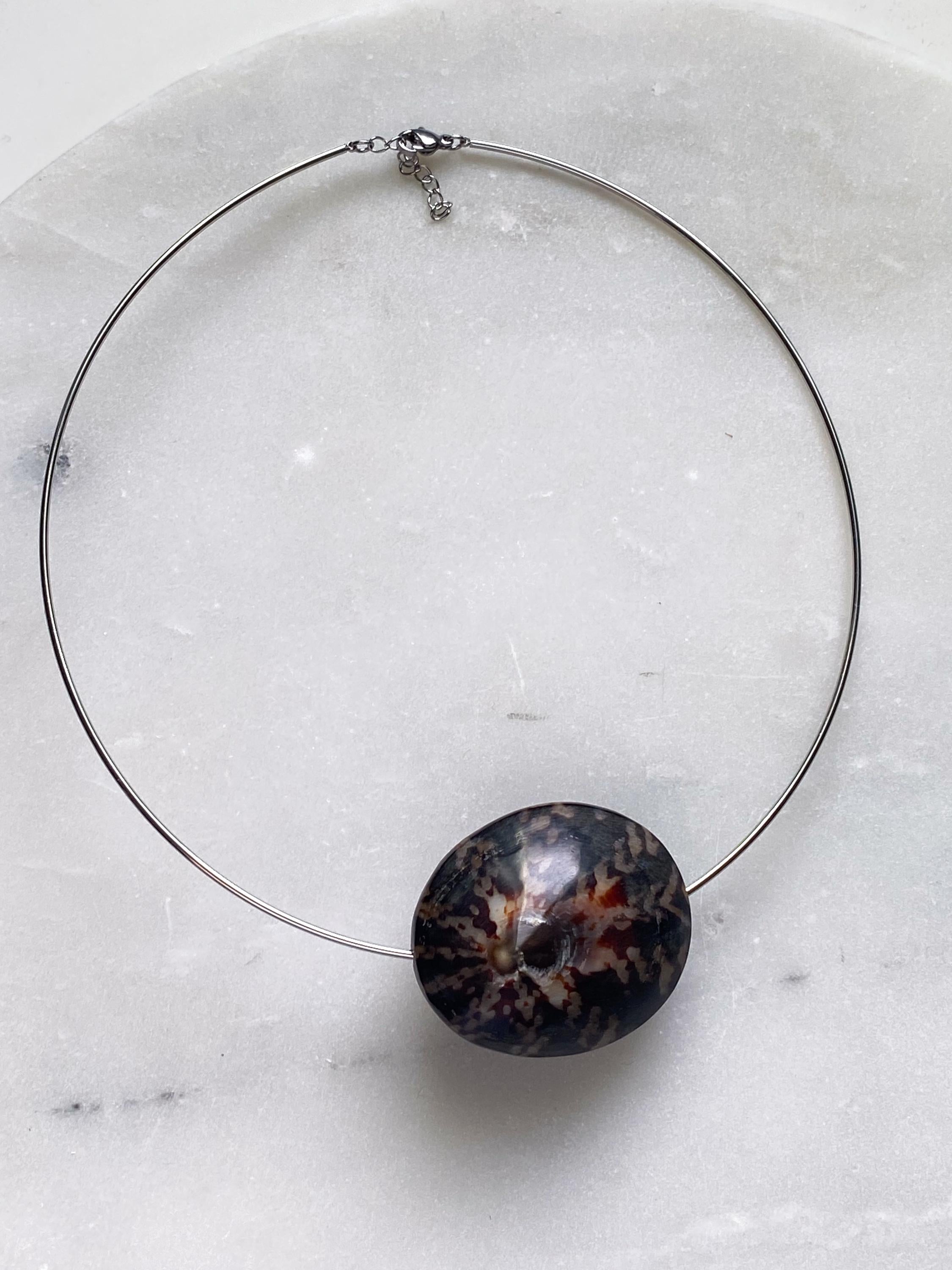 Chunky Natural shell Collar Necklace, Big Sea Shell Pendant Necklace, Siren core, Summer beach jewelry, Birthday Gift for her, HURLEY