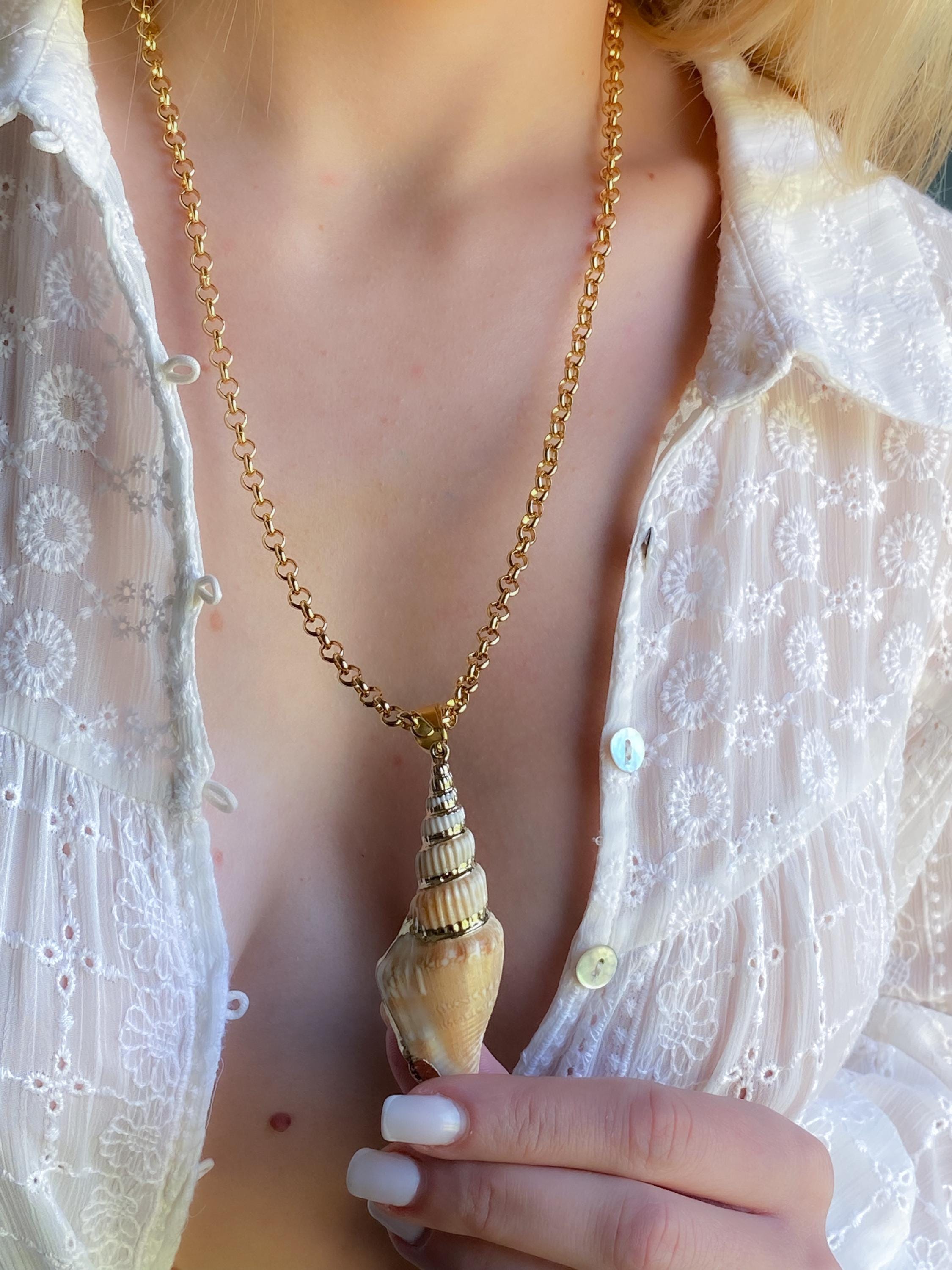 Chunky Conch Shell Pendant Necklace, Mermaid Gold Long Chain Necklace, Summer Necklace, Siren Core 90s jewelry, Mum Gift for Her, SHELLY
