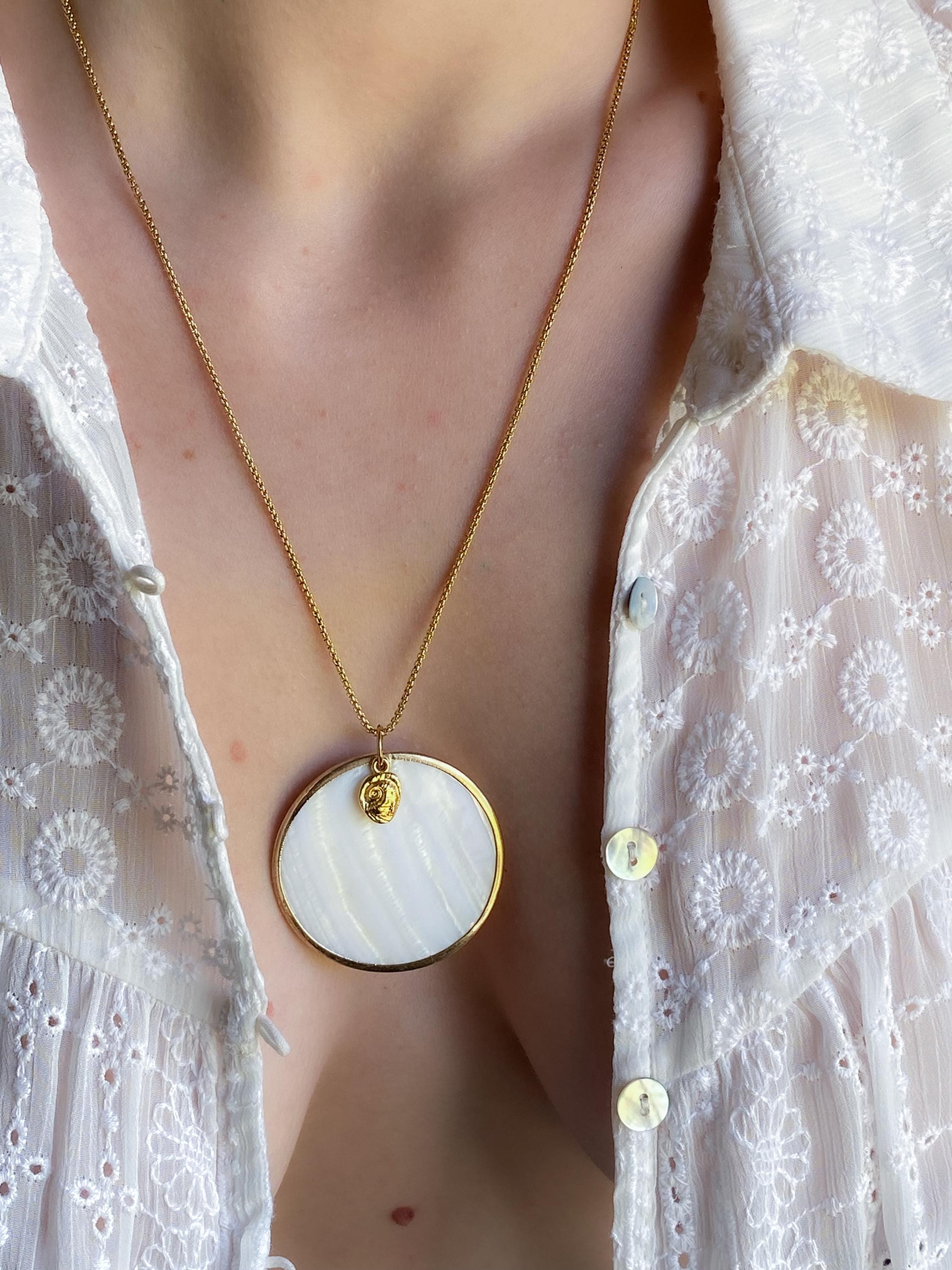 Long gold Chain Necklace with Shell round pendant, Chunky coin Pendant Necklace, Siren and Mermaid Summer Necklace, Gift for Her, SEDNA