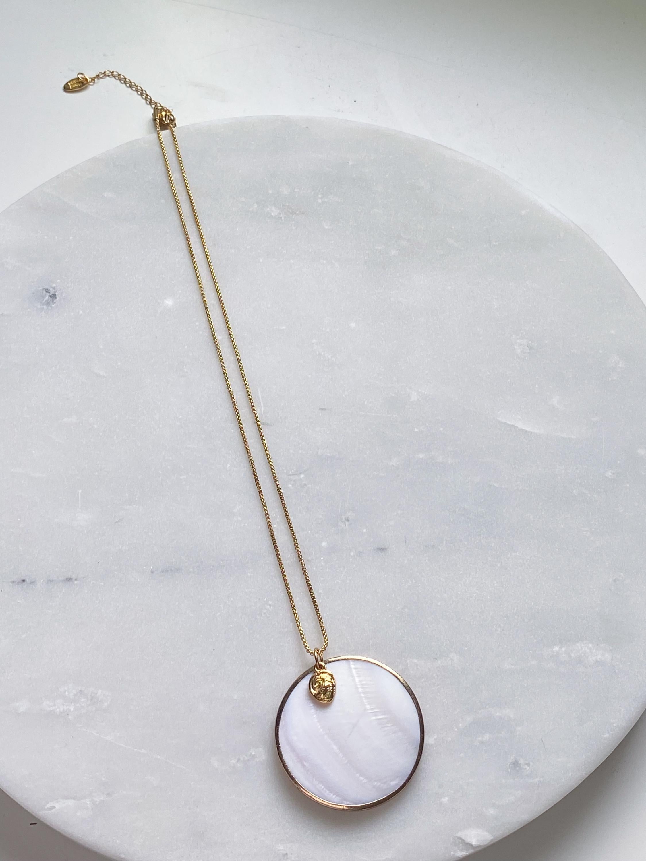 Long gold Chain Necklace with Shell round pendant, Chunky coin Pendant Necklace, Siren and Mermaid Summer Necklace, Gift for Her, SEDNA