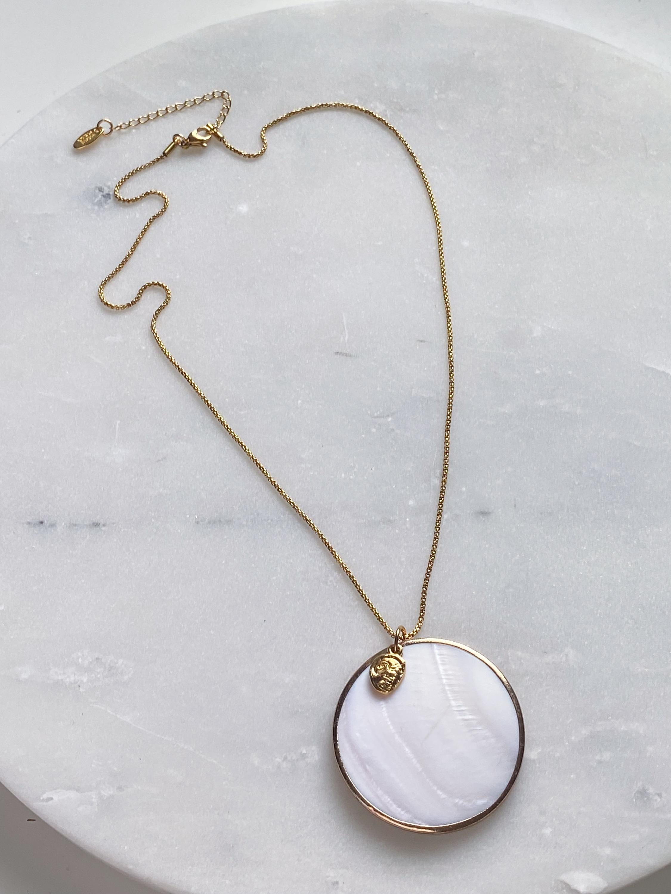 Long gold Chain Necklace with Shell round pendant, Chunky coin Pendant Necklace, Siren and Mermaid Summer Necklace, Gift for Her, SEDNA