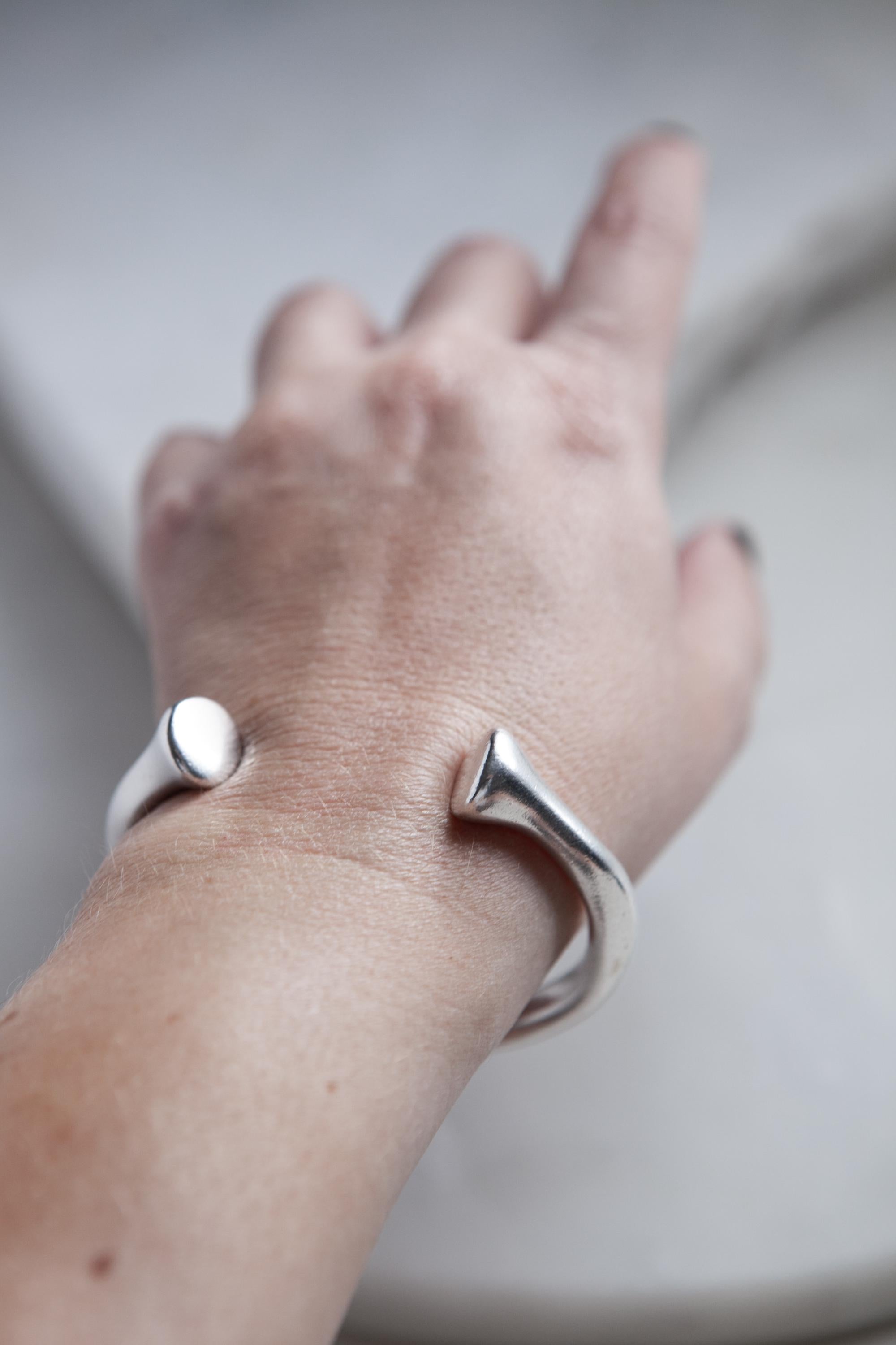 Thick heavy bangle bracelet, Unisex Tribal African bangle, Silver Minimalist bracelet, Chunky Open cuff bracelet, Casual wear Jewelry, URGO