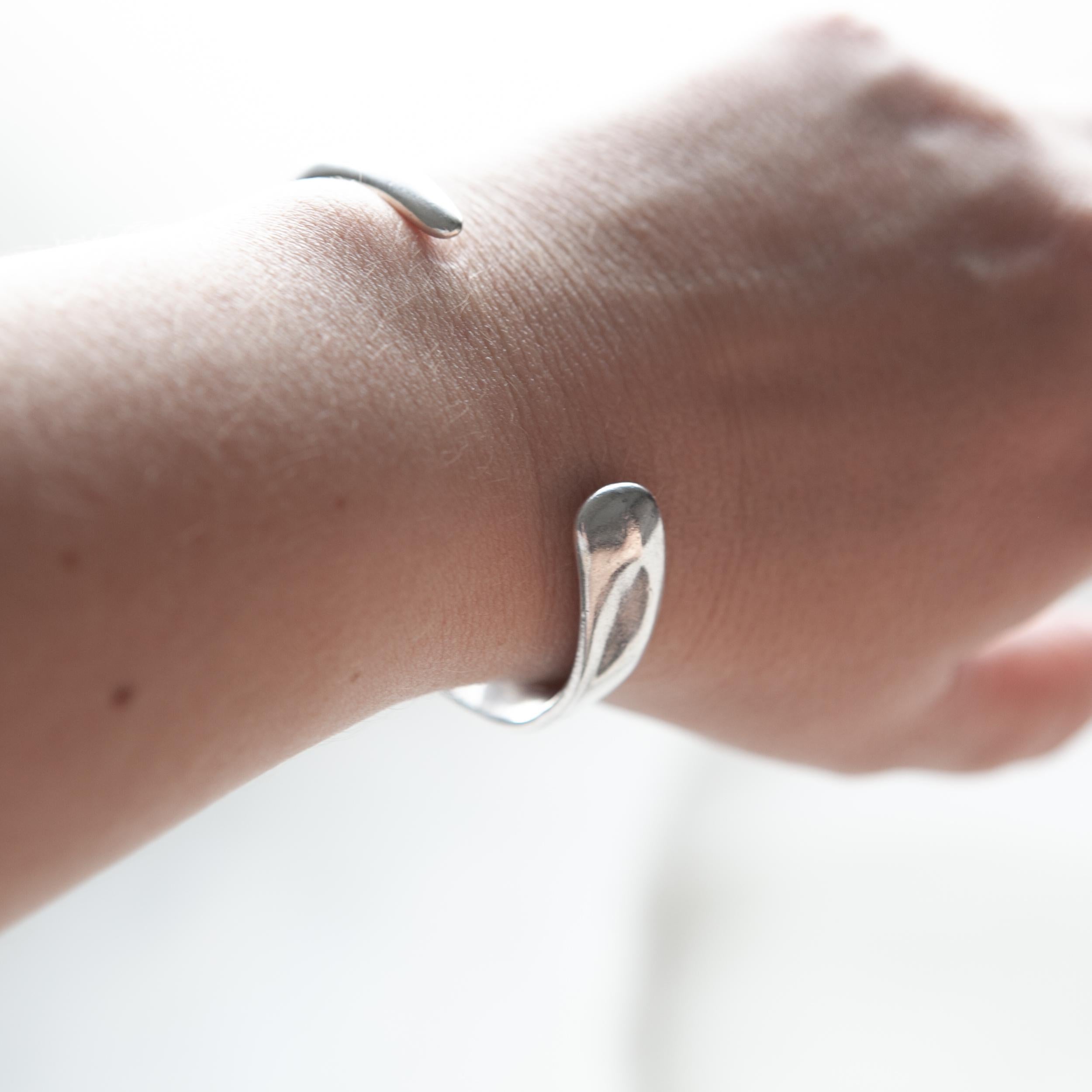 Thick unisex Silver Bracelet, Chunky bold bracelet, Minimal Bangle Cuff bracelet, Statement Organic jewelry, Unisex Gift, OLIVIA