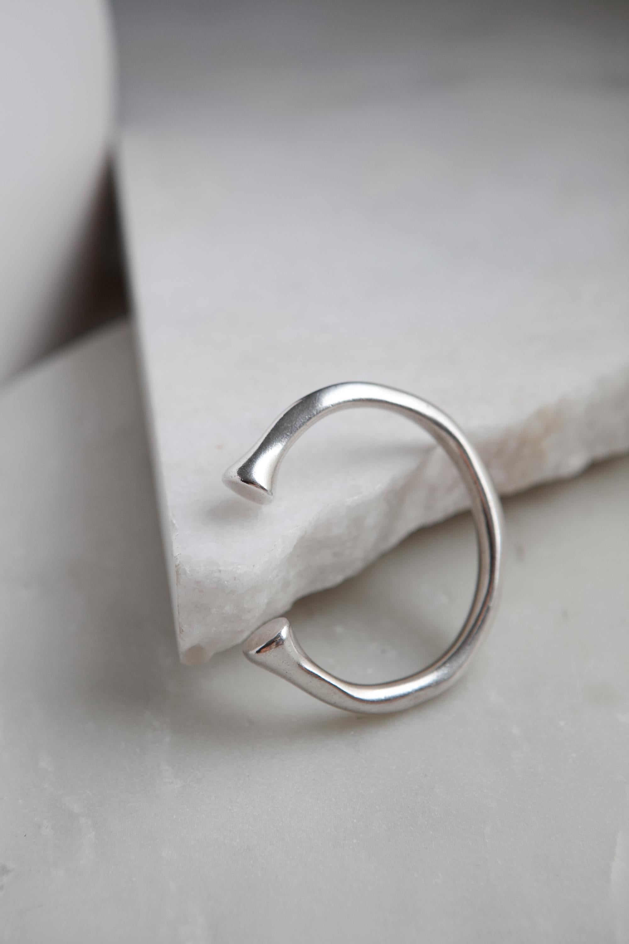 Thick heavy bangle bracelet, Unisex Tribal African bangle, Silver Minimalist bracelet, Chunky Open cuff bracelet, Casual wear Jewelry, URGO