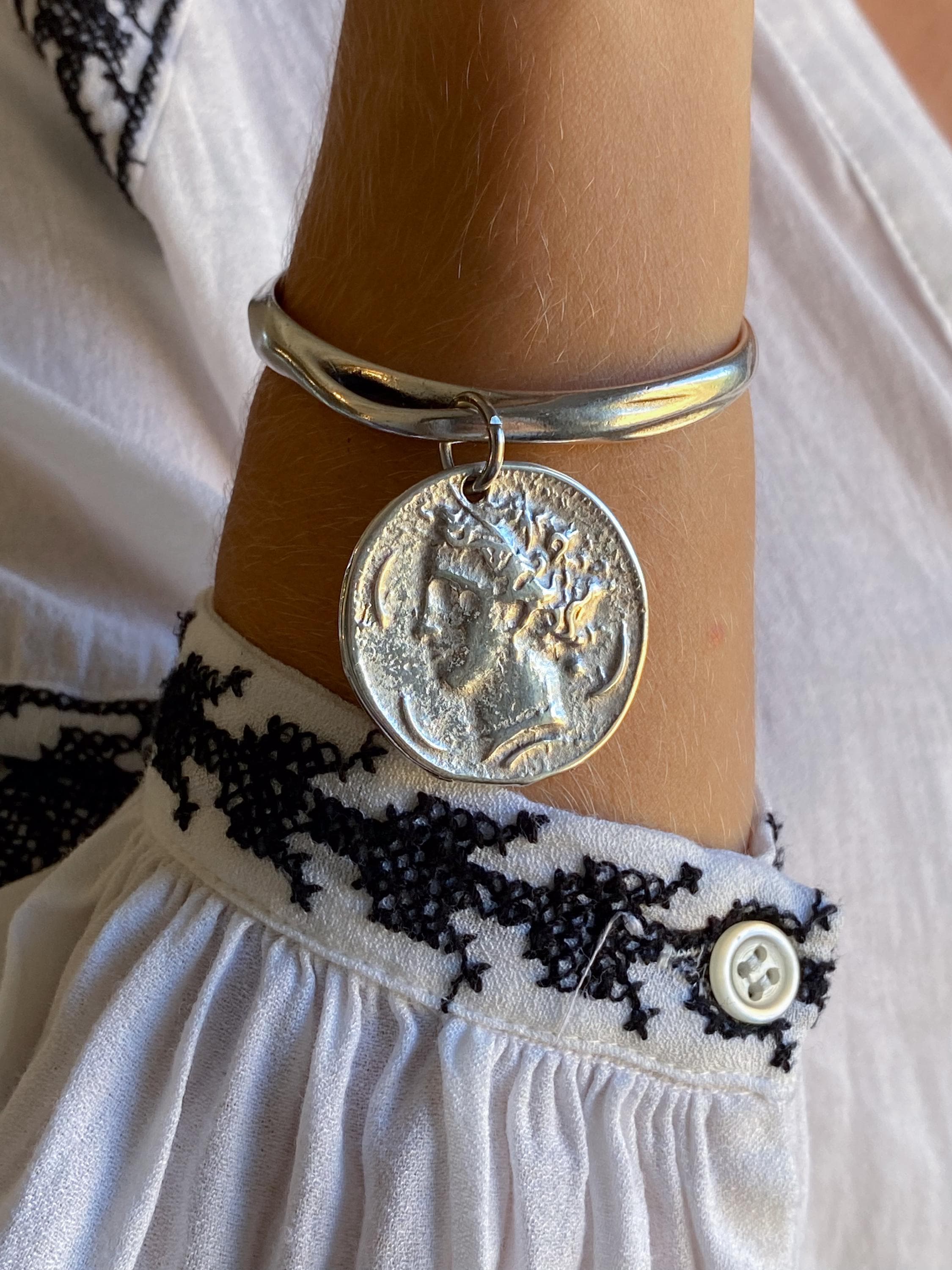 ARTEMIS Chunky Coin bracelet