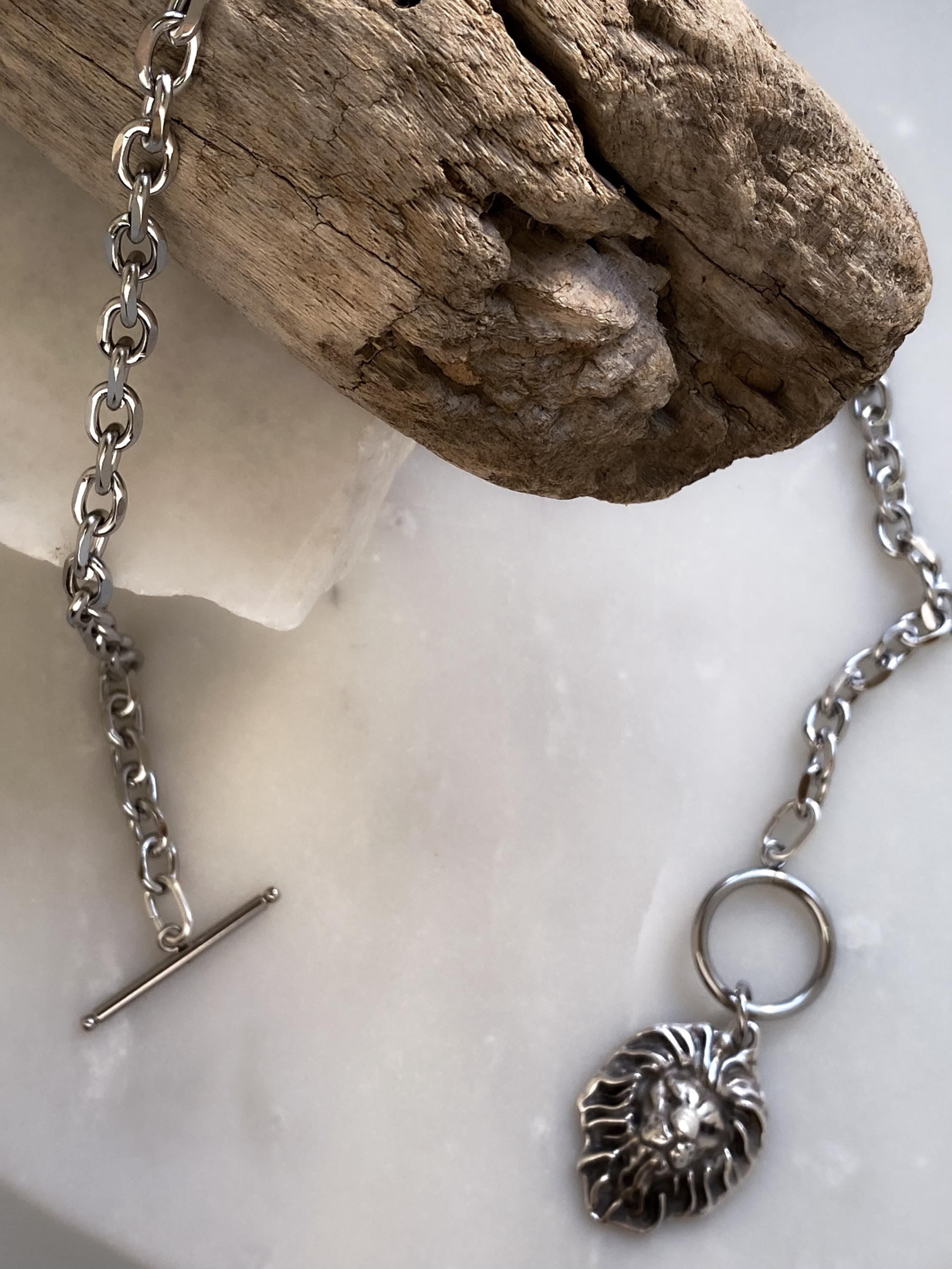 Women's Silver Chain Necklace with Lion Head Pendant, Toggle clasp Ancient Medallion, Vintage Style, Mother's Day Gift, LION
