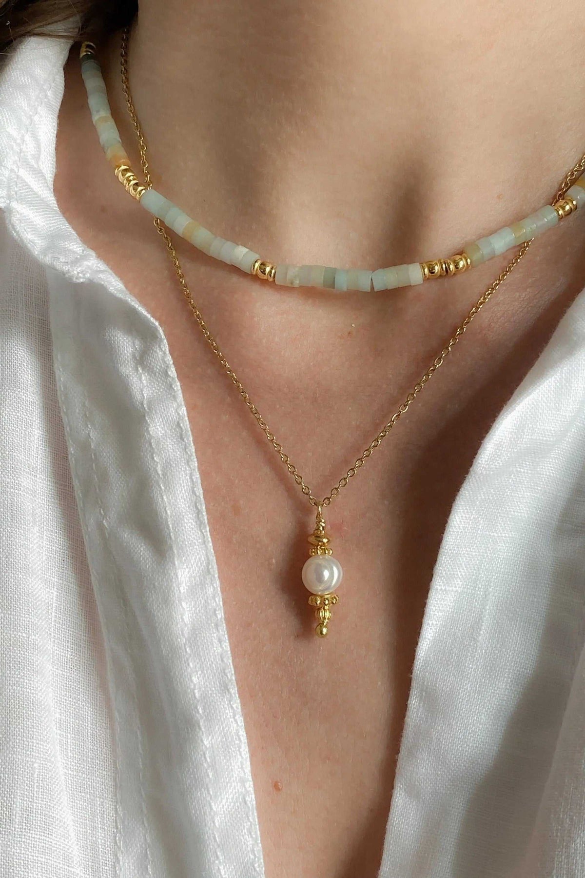 AELIA NECKLACE aquamarine beaded necklace with gold-plated details and pearl pendant