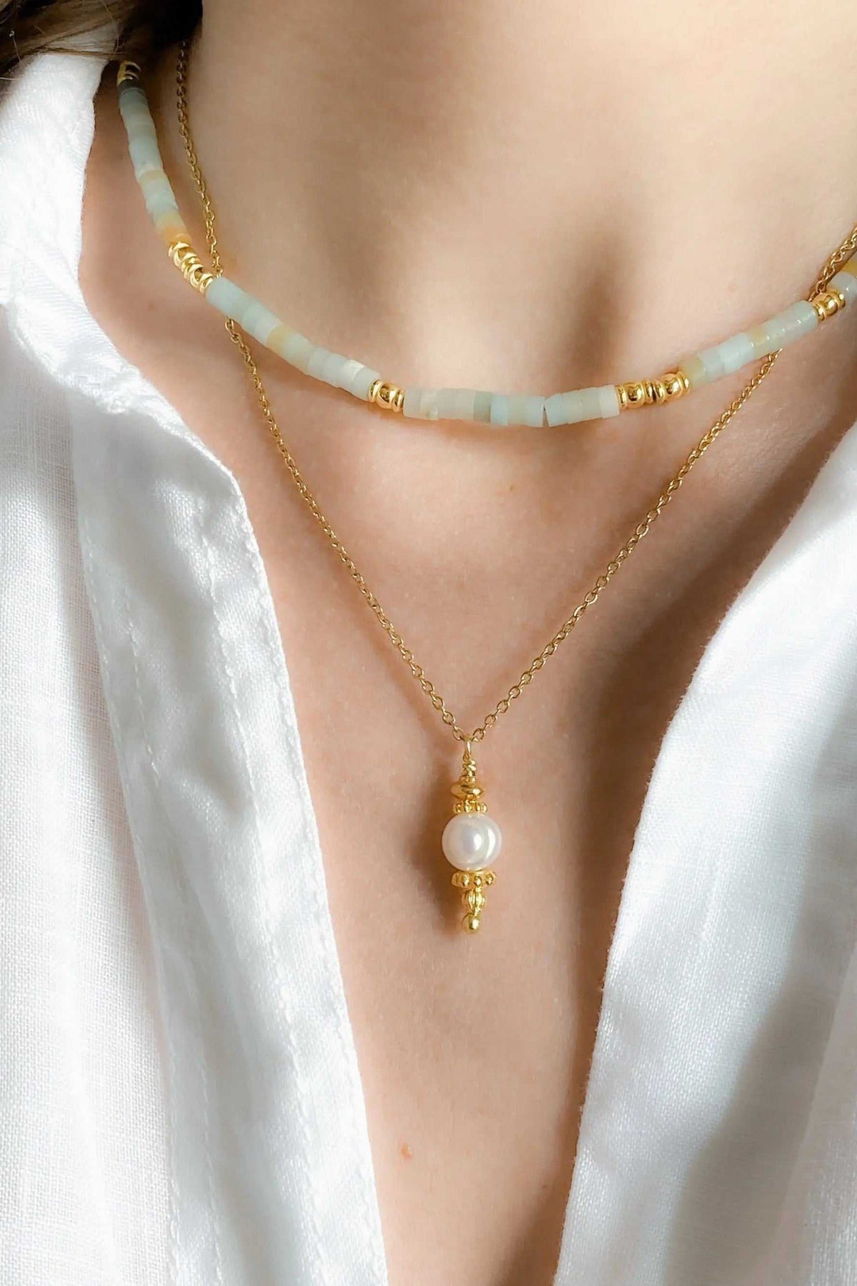 AELIA NECKLACE aquamarine beaded necklace with gold-plated details and pearl pendant
