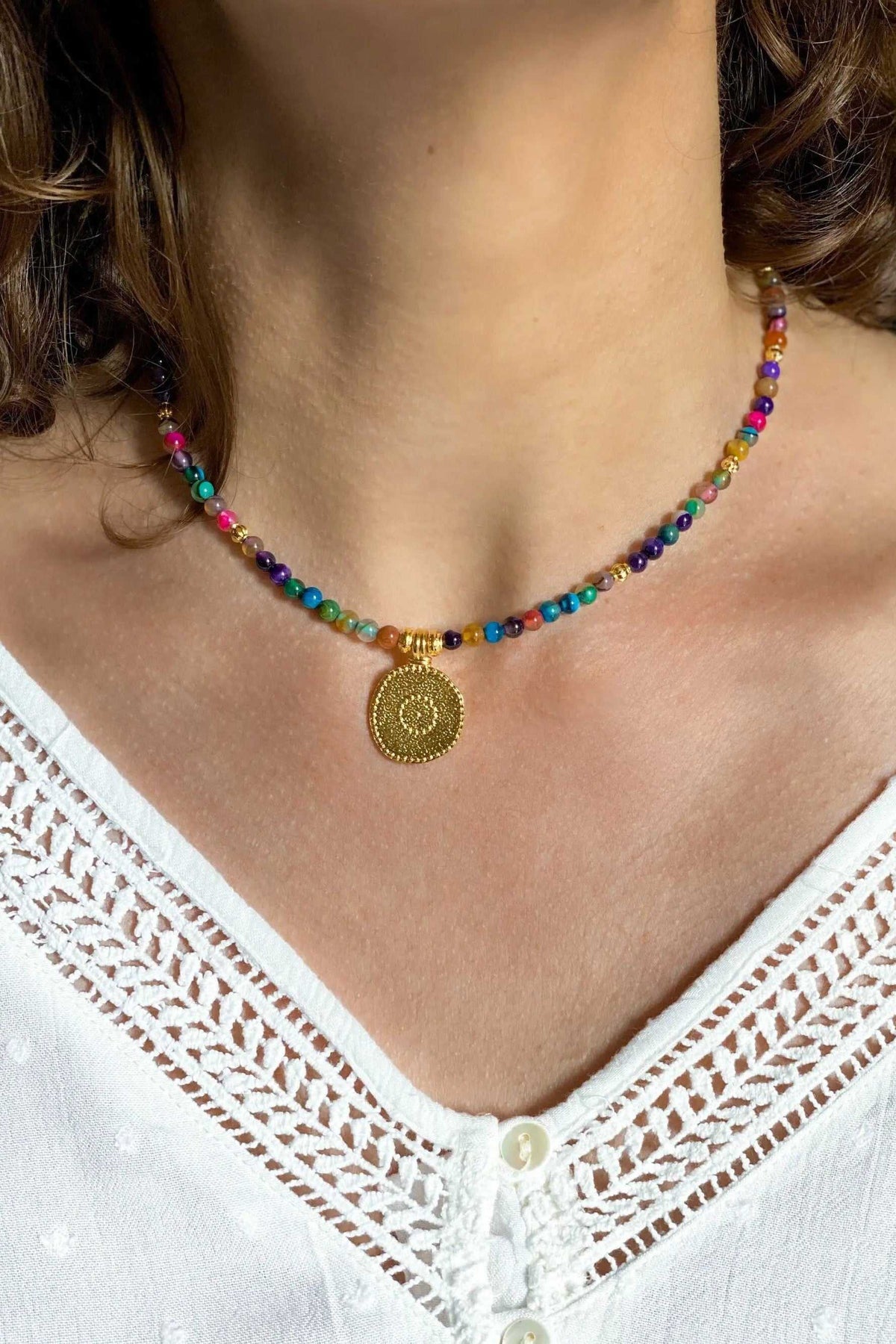 ALKYONI NECKLACE with colourful beaded agate design and gold-tone circular pendant
