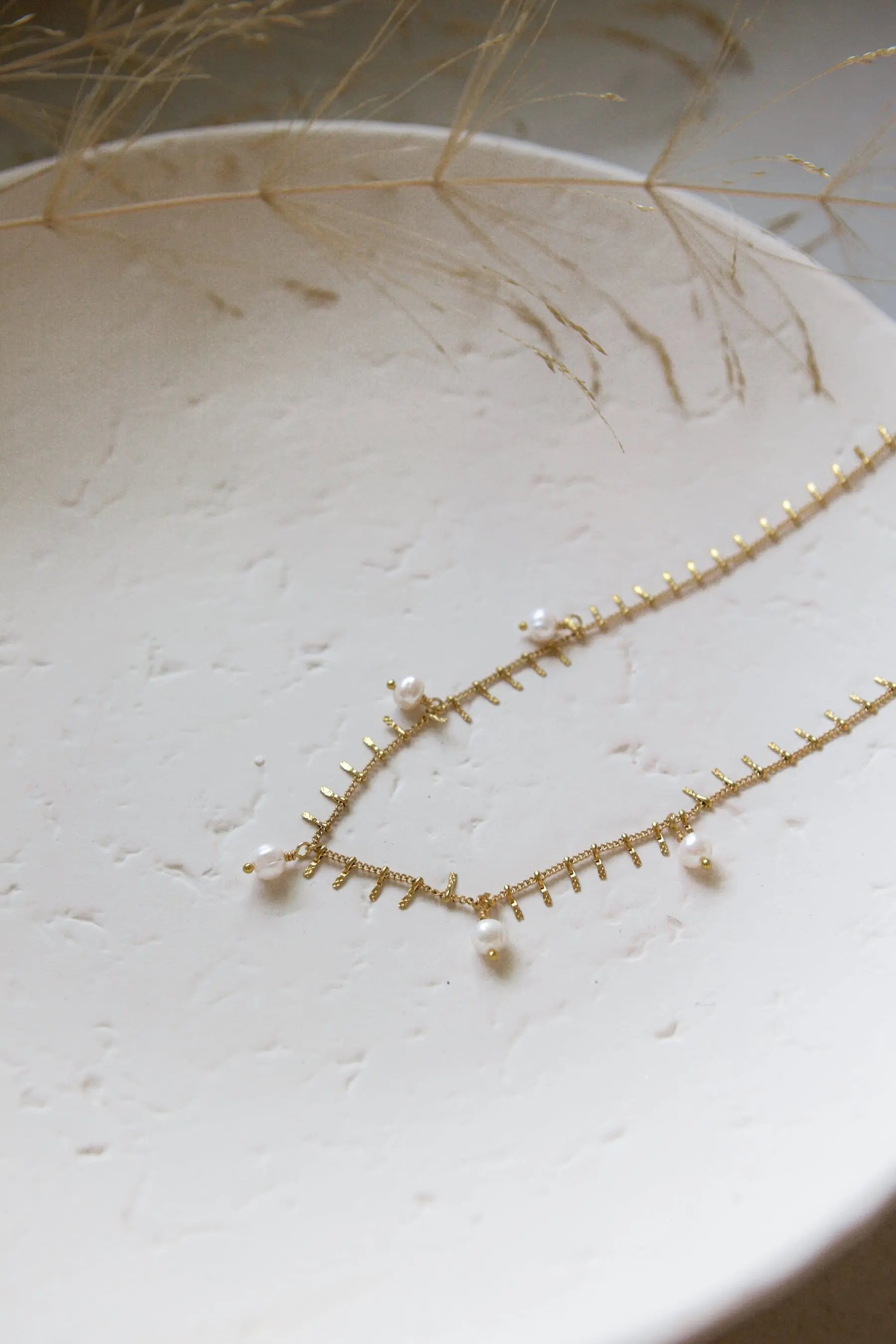 Dainty pearls necklace, Minimalist beads necklace, Pearls Rosario, ceramic beads necklace, collier femme