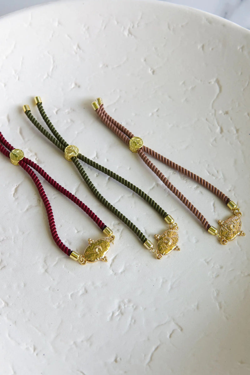 Adjustable rope Bracelet with gold tribal motif, Boho chic women bracelet, Bracelet femme en corde, stackable bracelet