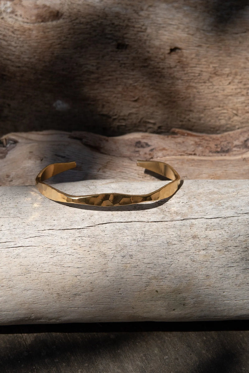 Delicate Hammered Bracelet, Minimalist gold bangle bracelet, Minimalist Stackable Bracelets, Adjustable gold plated bangle