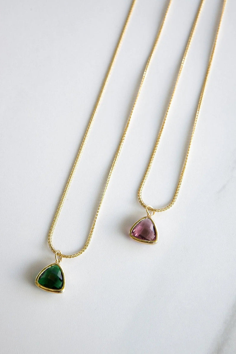 Dainty gold Chain with crystal charm, Triangle purple crystal pendant necklace, Dreieck Halskette, Medallion Short Necklace