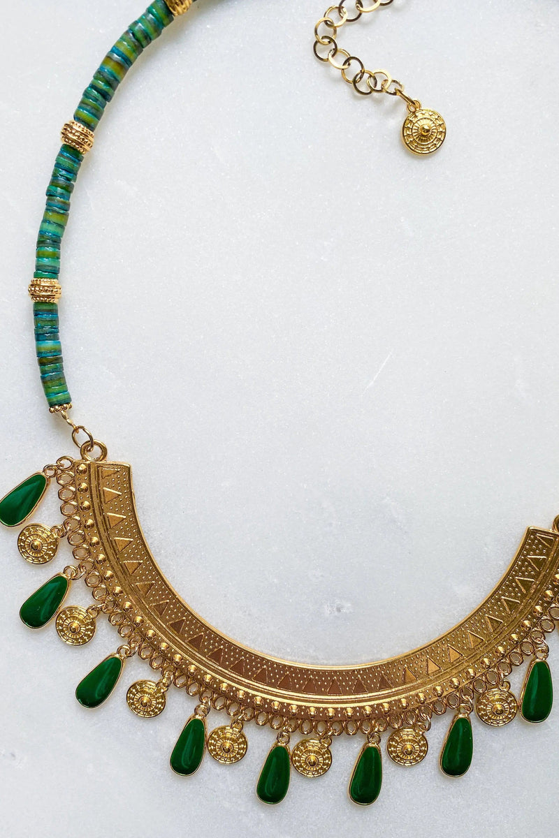 Gold coin Necklace, Emerald green necklace, Collier femme coquillage, Boho Tribal Necklace, Shell beaded Chocker, Bijoux ethniques