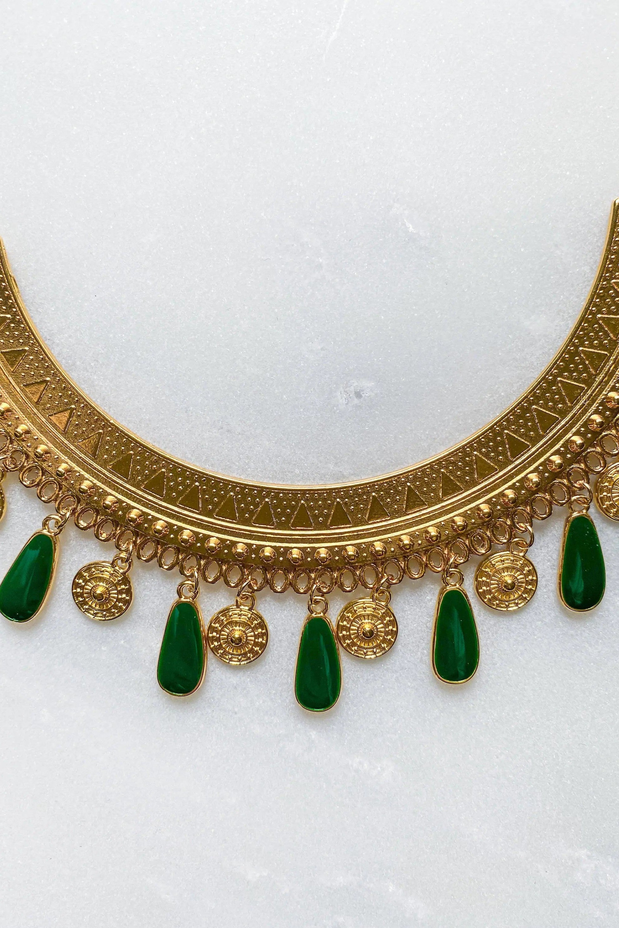 Gold coin Necklace, Emerald green necklace, Collier femme coquillage, Boho Tribal Necklace, Shell beaded Chocker, Bijoux ethniques