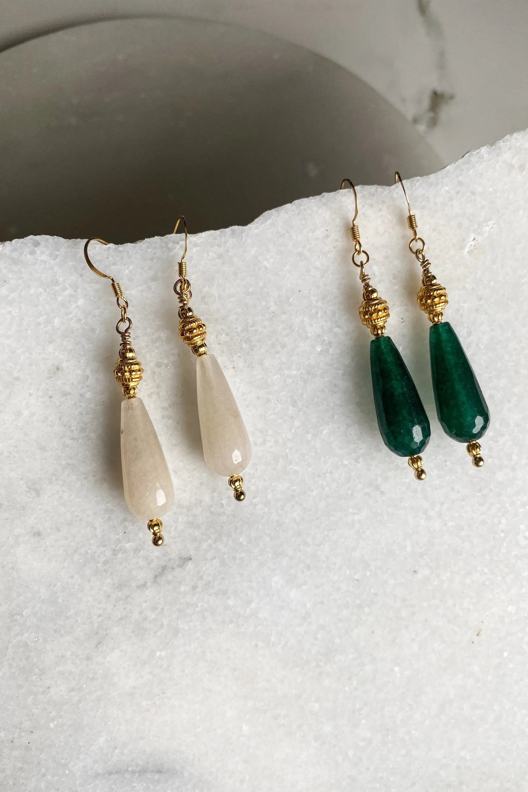 Emerald Green Earrings, Jade drop Earrings, Tribal Boho Earrings, Ethnic Dangle Earrings, Bijoux Artisanaux ethniques