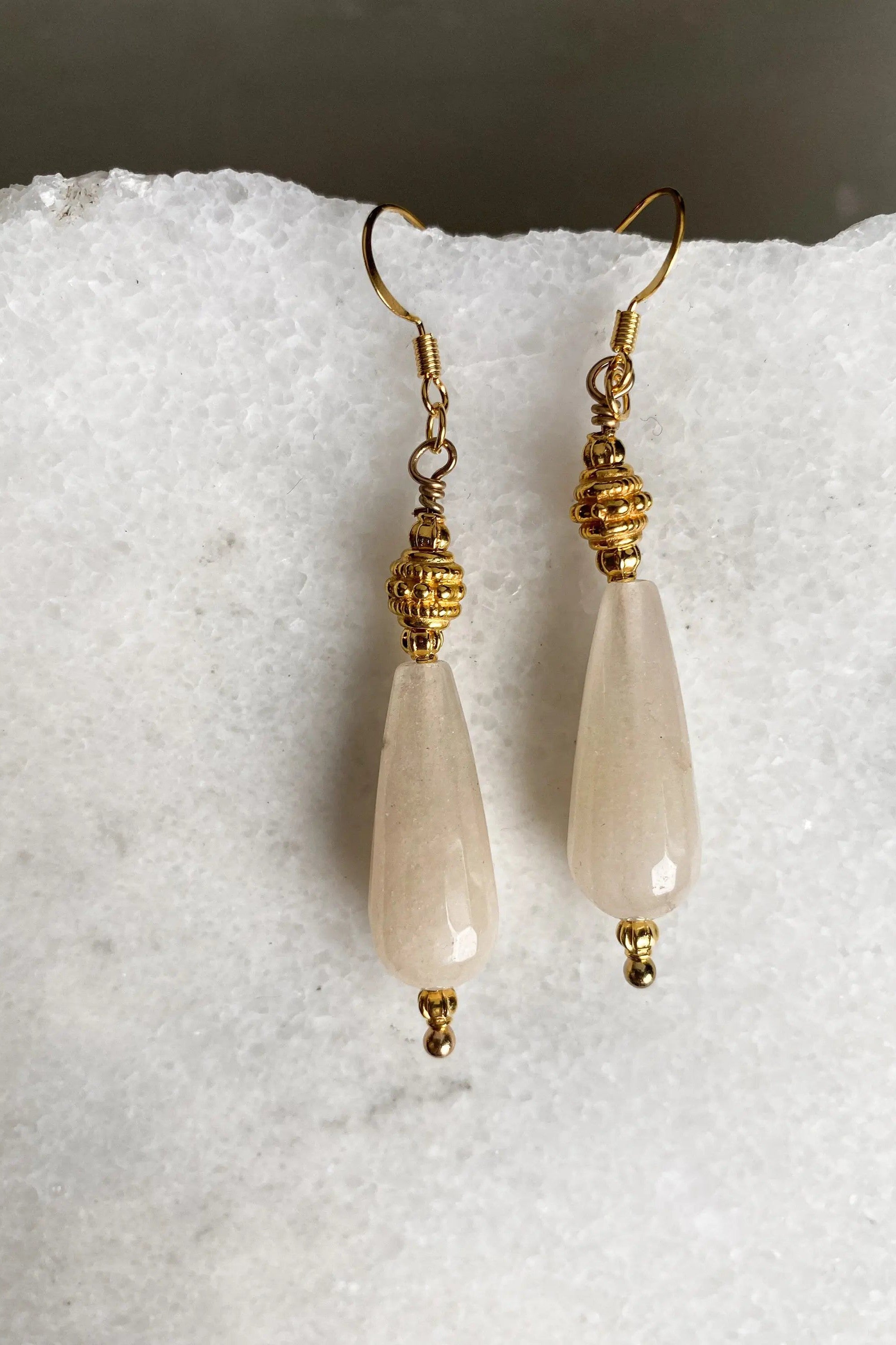 Cute Bridal earrings, White Jade Earrings, Beach wedding earrings, Gold gypsy earrings, Wedding jewelry, Statement Dangle & drop earrings