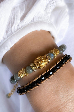 Crystals and leather bracelet, Elegant Friendship bracelet, Boho chic bracelet, Minimalist jewelry, Delicate love bracelet