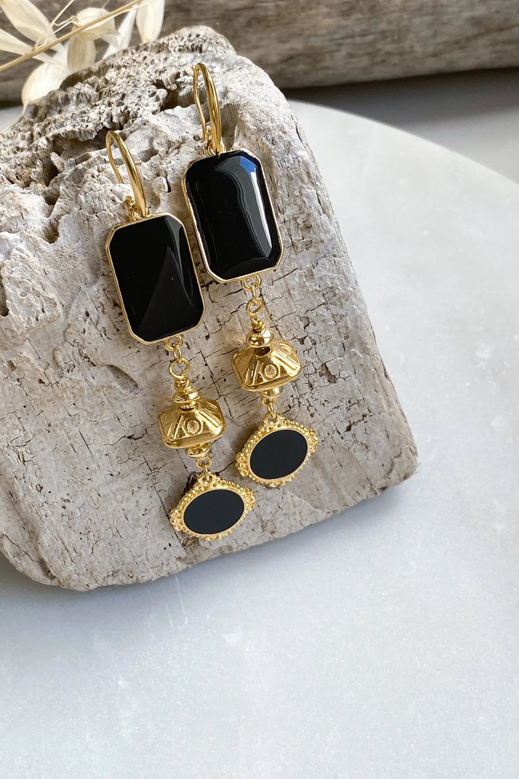 ONIRO Black and gold Boho earrings, Dangle Tribal Earrings, Bijoux éthniques, Boucles d'oreilles noir, Best friend gift, Ancient Earrings