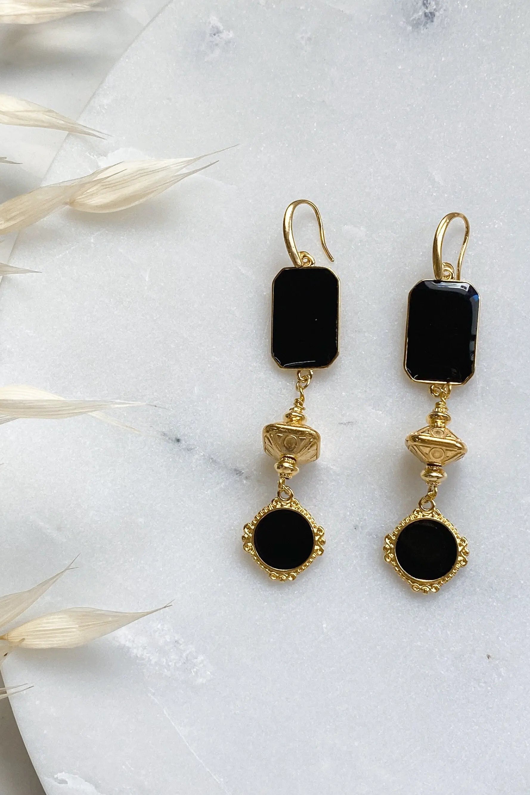 ONIRO Black and gold Boho earrings, Dangle Tribal Earrings, Bijoux éthniques, Boucles d'oreilles noir, Best friend gift, Ancient Earrings