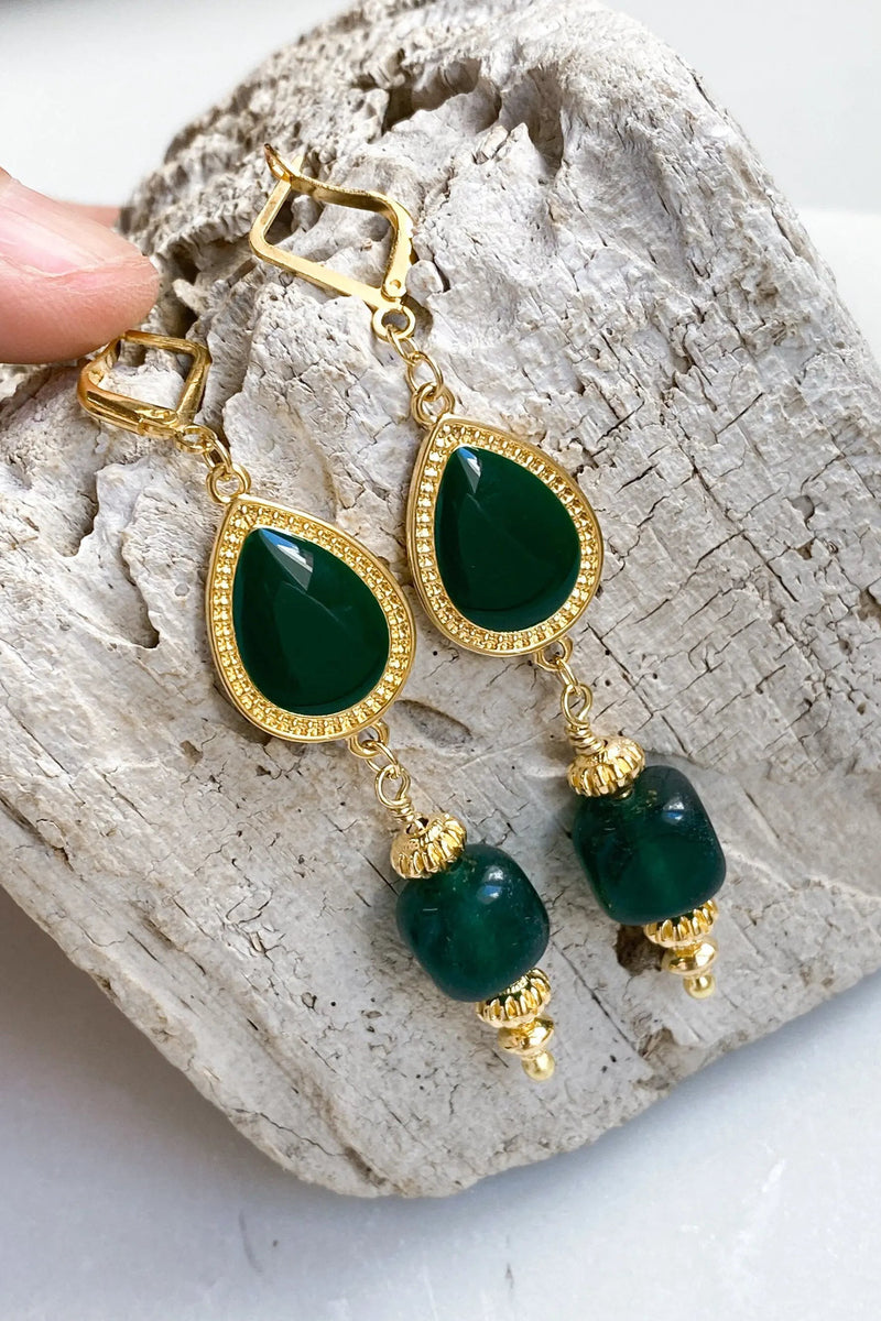 ROXANI Emerald Green and gold Boho earrings with jade stones, Dangle Tribal Earrings, Bijoux éthniques, Boucles d'oreilles, Ancient Earrings
