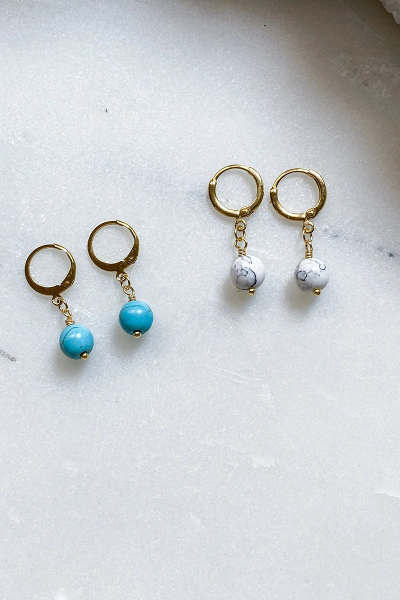 SABINA Gold Huggie Hoop Earrings with pearls , Dainty Hoop Earrings, Minimalist cute earrings, Boho chic pearls earrings, Gift for her