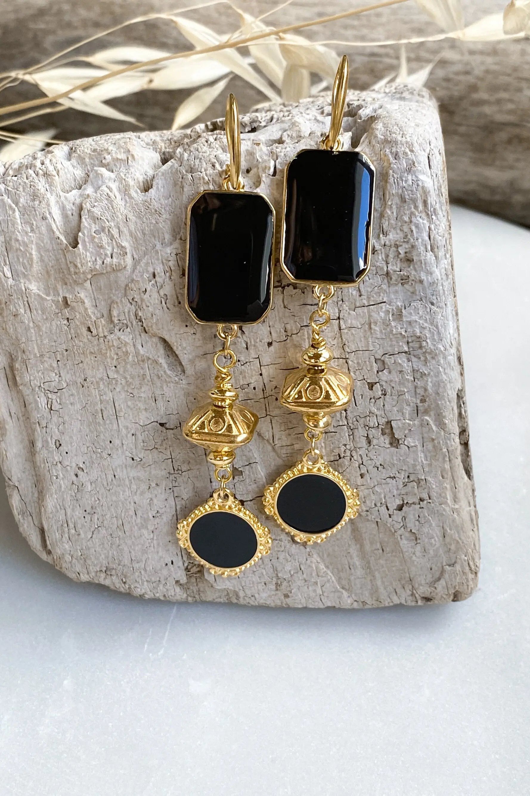 ONIRO Black and gold Boho earrings, Dangle Tribal Earrings, Bijoux éthniques, Boucles d'oreilles noir, Best friend gift, Ancient Earrings