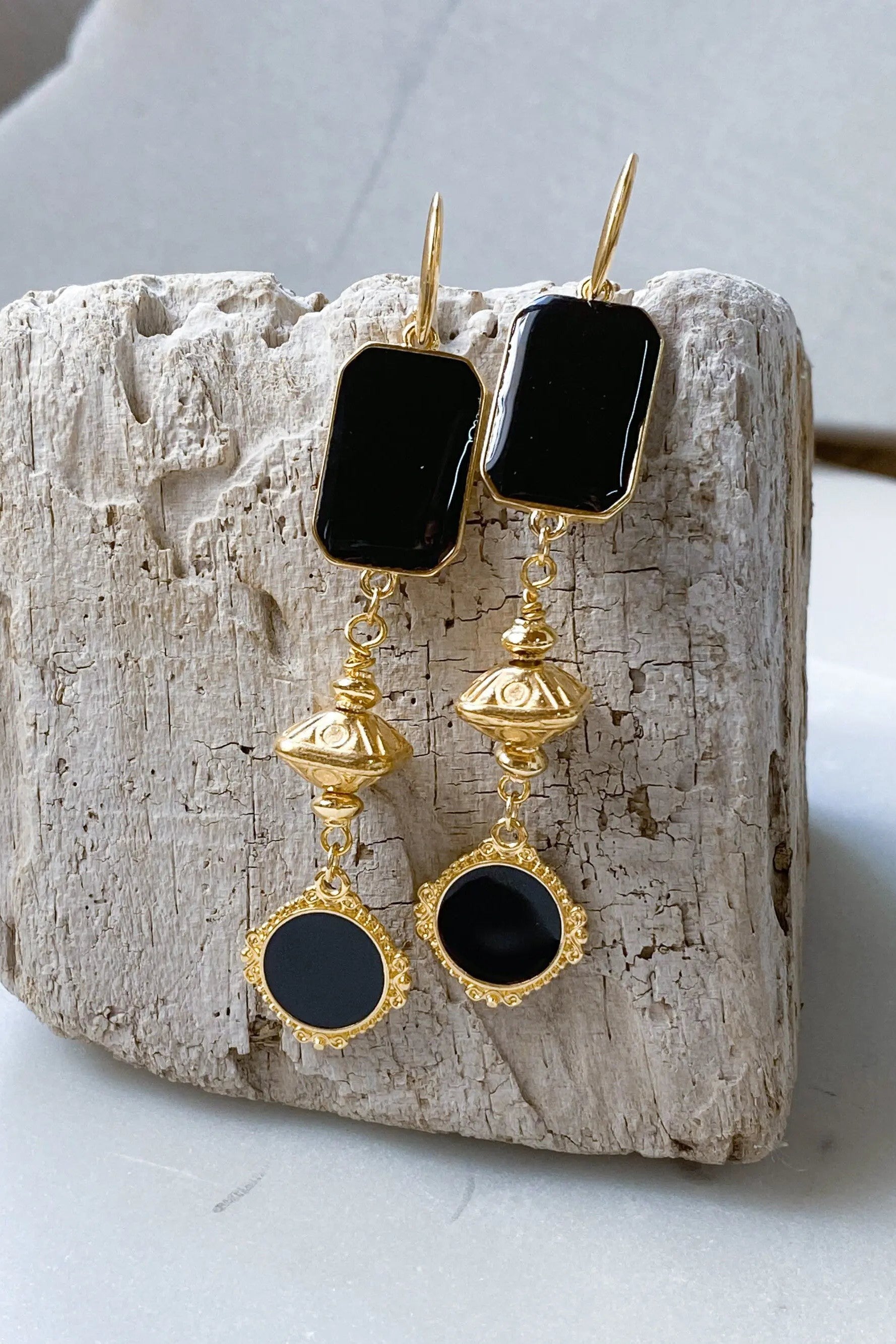 ONIRO Black and gold Boho earrings, Dangle Tribal Earrings, Bijoux éthniques, Boucles d'oreilles noir, Best friend gift, Ancient Earrings