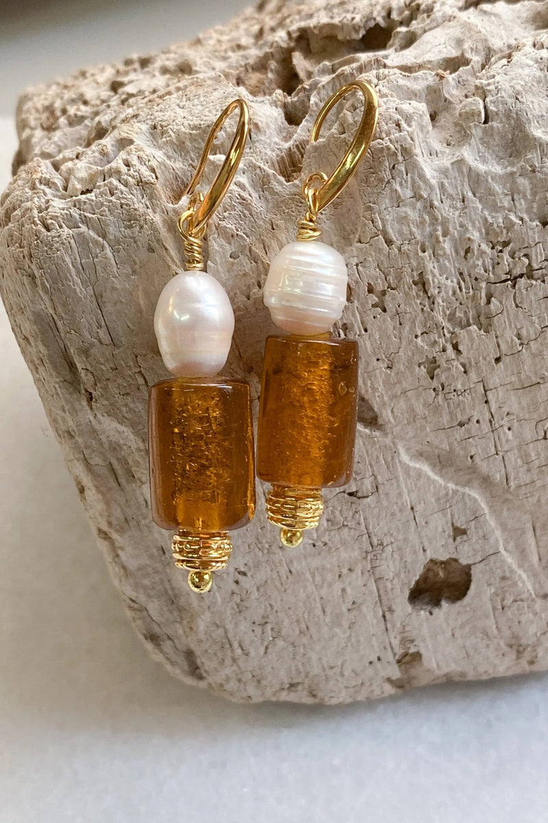NATASSA Brown crystal and pearl earrings, Dangle Earrings with freshwater pearls, Bijoux éthniques, Perlen Ohrringe, Best friend gift