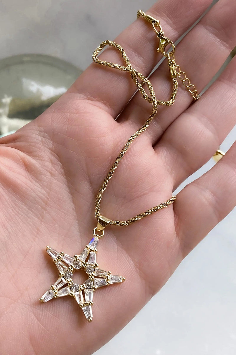 Gold Chain Star pendant necklace, Dainty Gold rope chain, Zircon Star Medallion, Thin chain Necklace with big star charm, Y2K star necklace