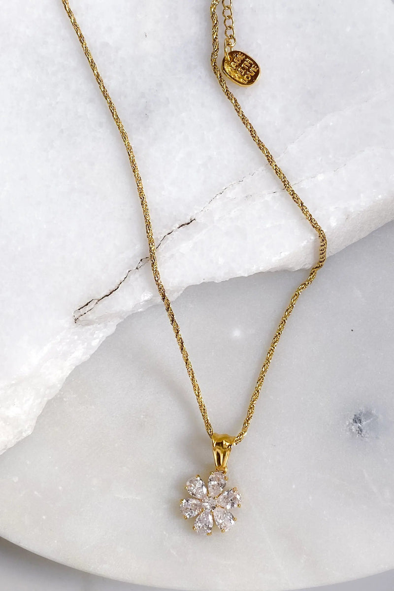 Flower pendant necklace, Zircon daisy charm on gold chain necklace, Gold rope chain with daisy charm, Sunflower Medallion, Anniversary gift