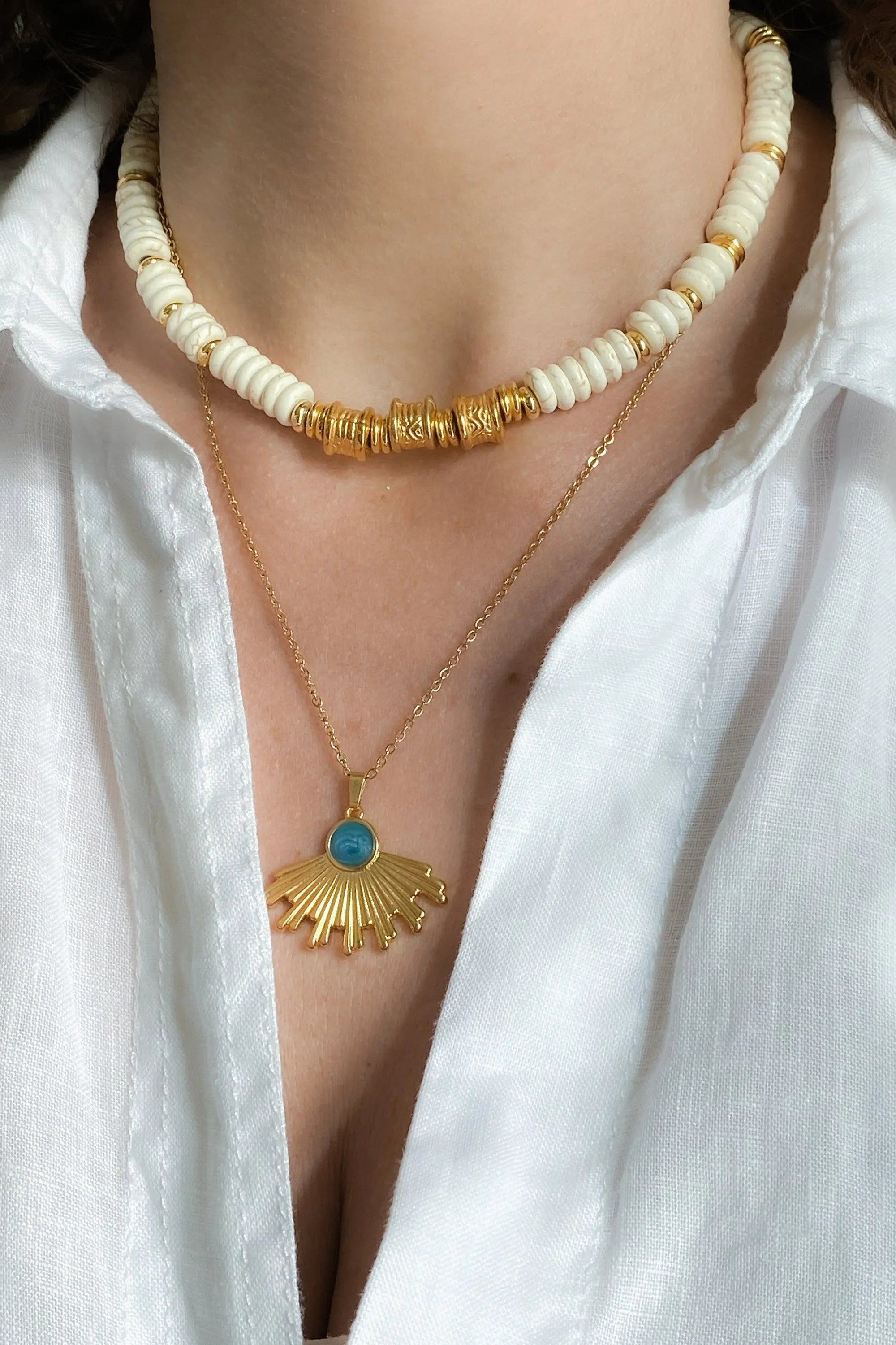 KLÉLIA Heishi choker, Turquoise Howlite necklace, Surfer stone Necklace, Collier pierre femme, Collier Ethnique, Summer boho chic necklace