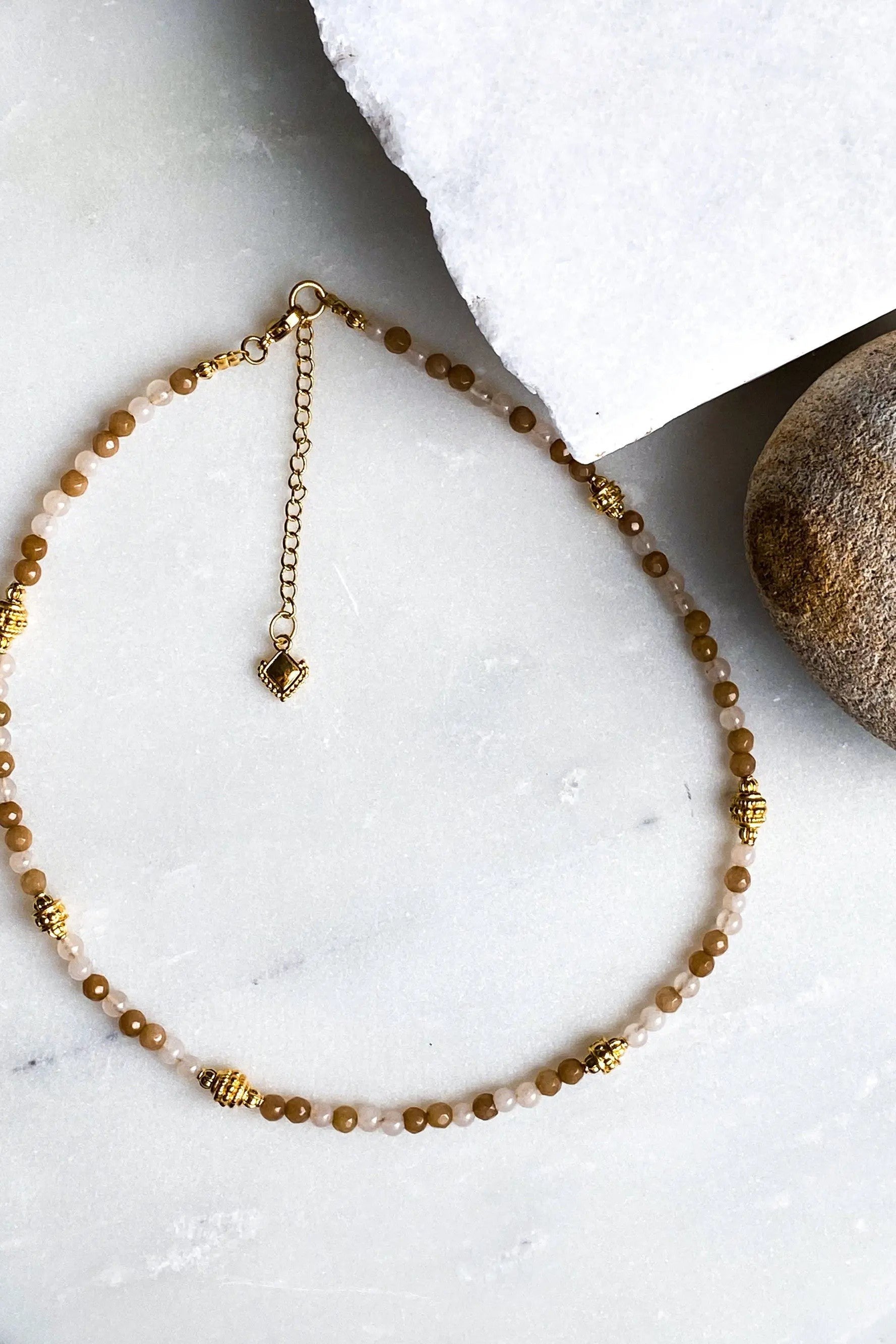 AMALIA Brown Heishi necklace, Agate Beaded Necklace, Boho chic Necklace, Surfer choker, Beige Dainty Necklace, Gift for her
