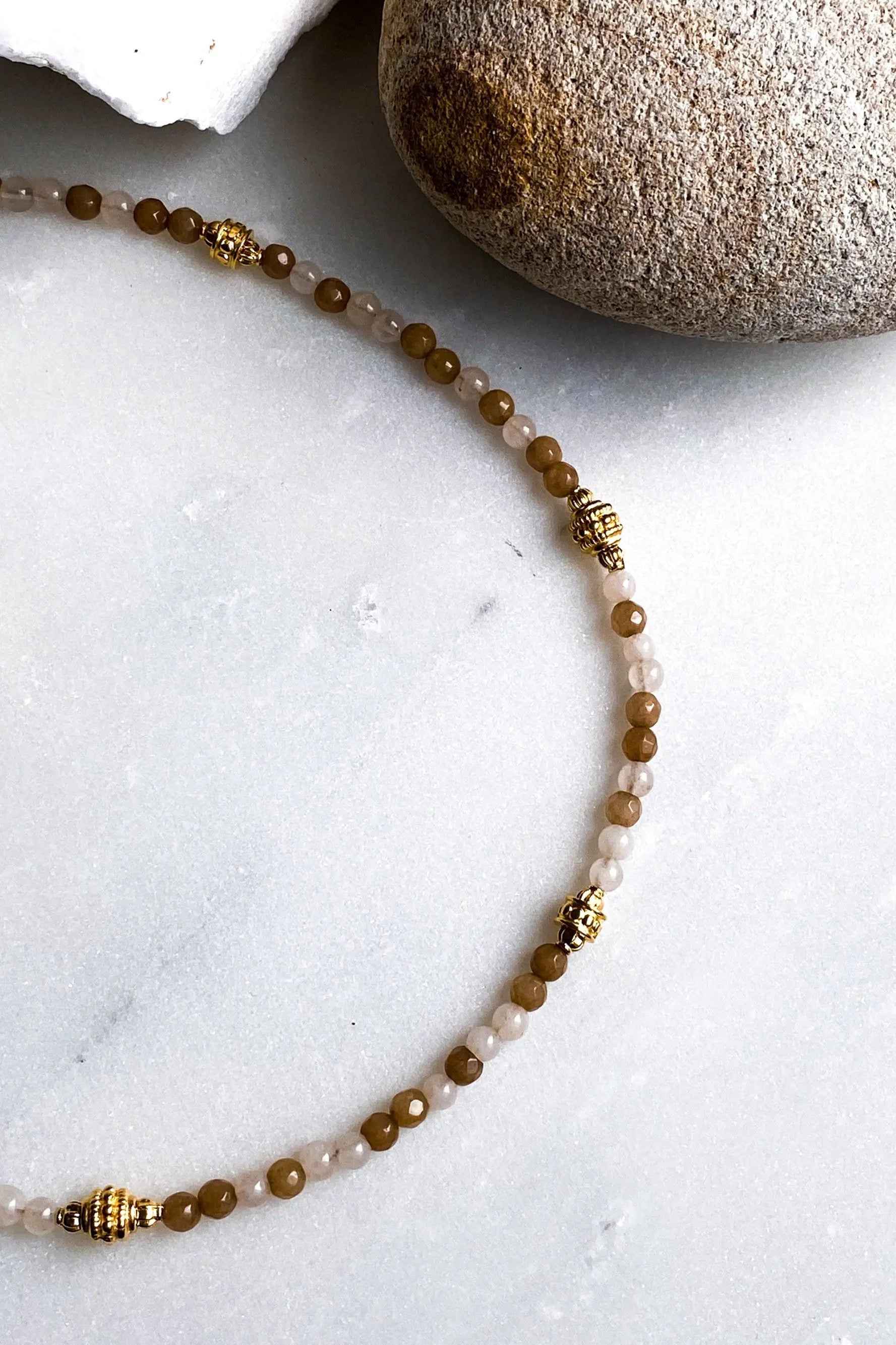 AMALIA Brown Heishi necklace, Agate Beaded Necklace, Boho chic Necklace, Surfer choker, Beige Dainty Necklace, Gift for her