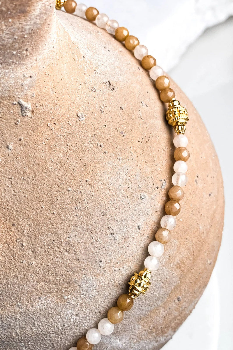 AMALIA Brown Heishi necklace, Agate Beaded Necklace, Boho chic Necklace, Surfer choker, Beige Dainty Necklace, Gift for her