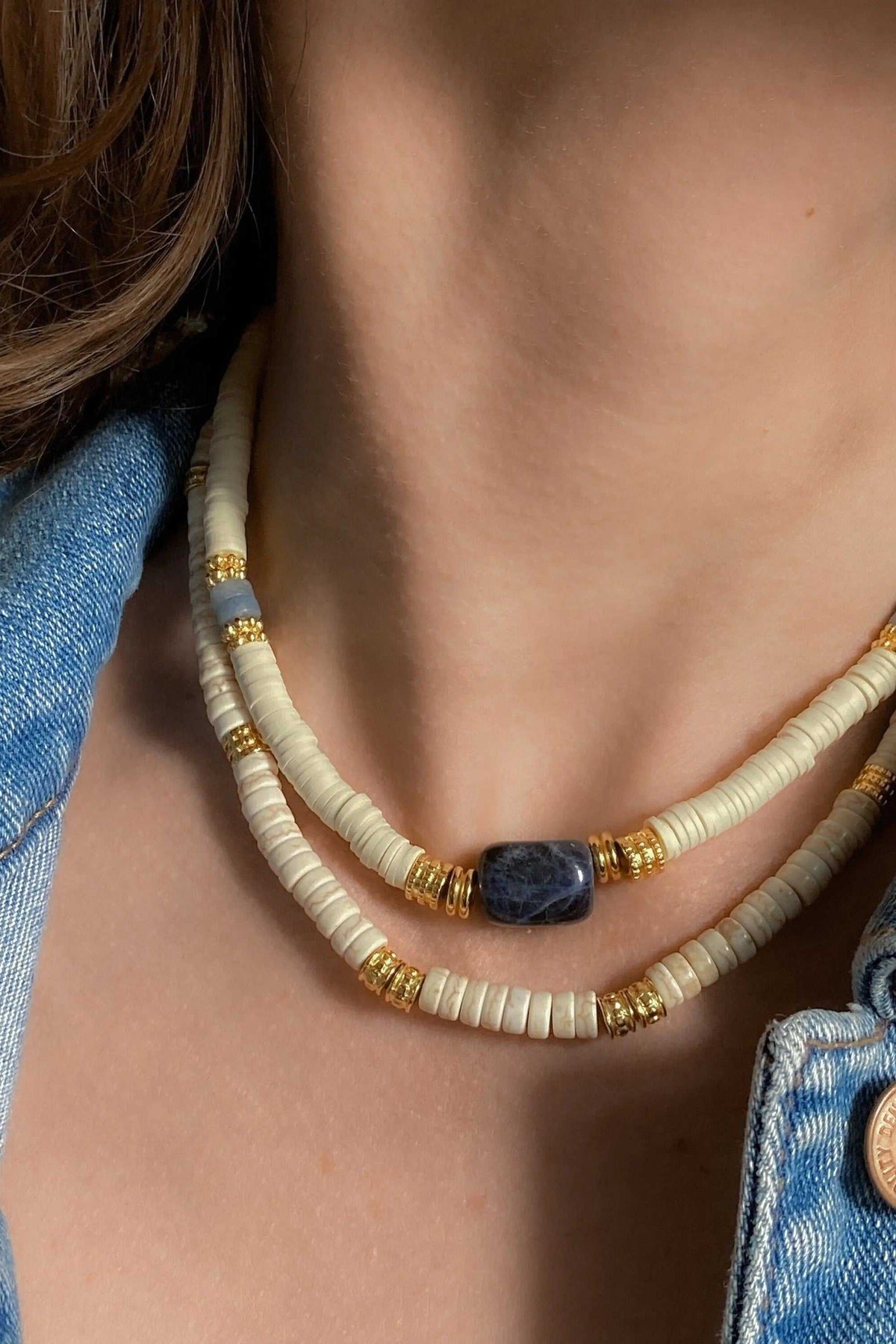 Necklace Heishi Boho Sodalite with white heishi beads, central blue sodalite stone, and gold-tone accents