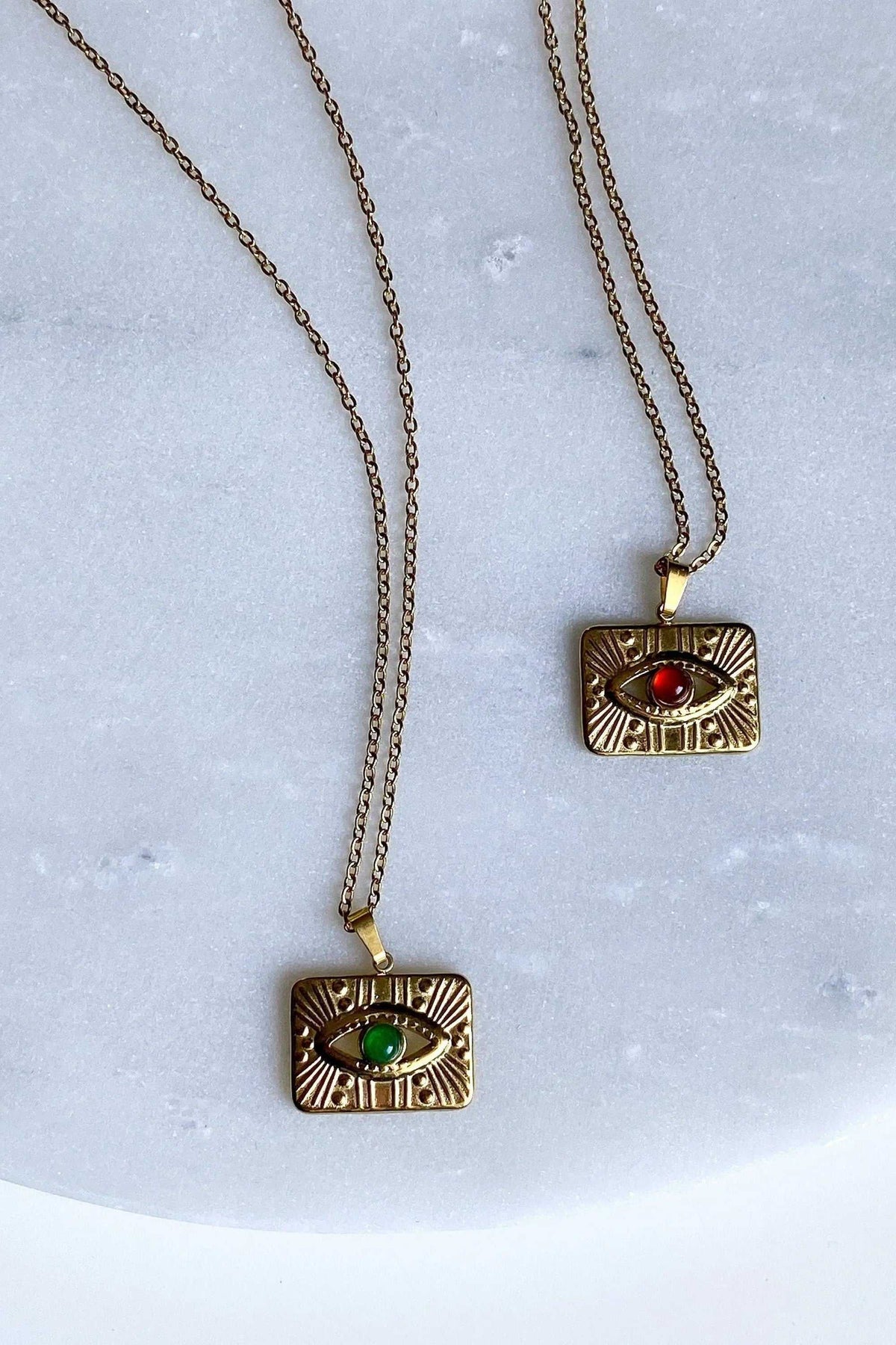 TAMA NECKLACE gold-filled steel chain with rectangular evil eye pendant in green and red