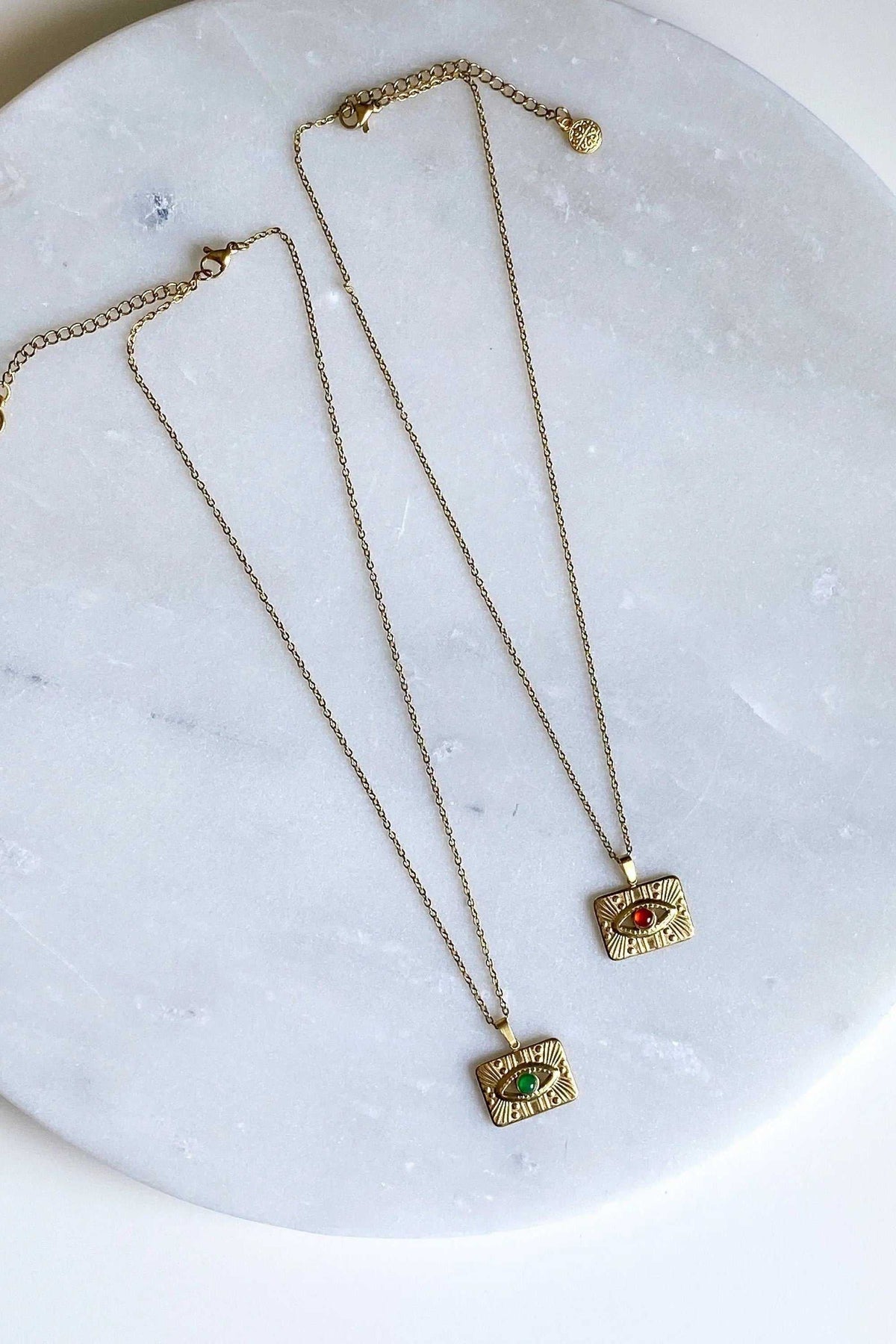TAMA NECKLACE gold-filled steel chain with rectangular green and red evil eye pendants